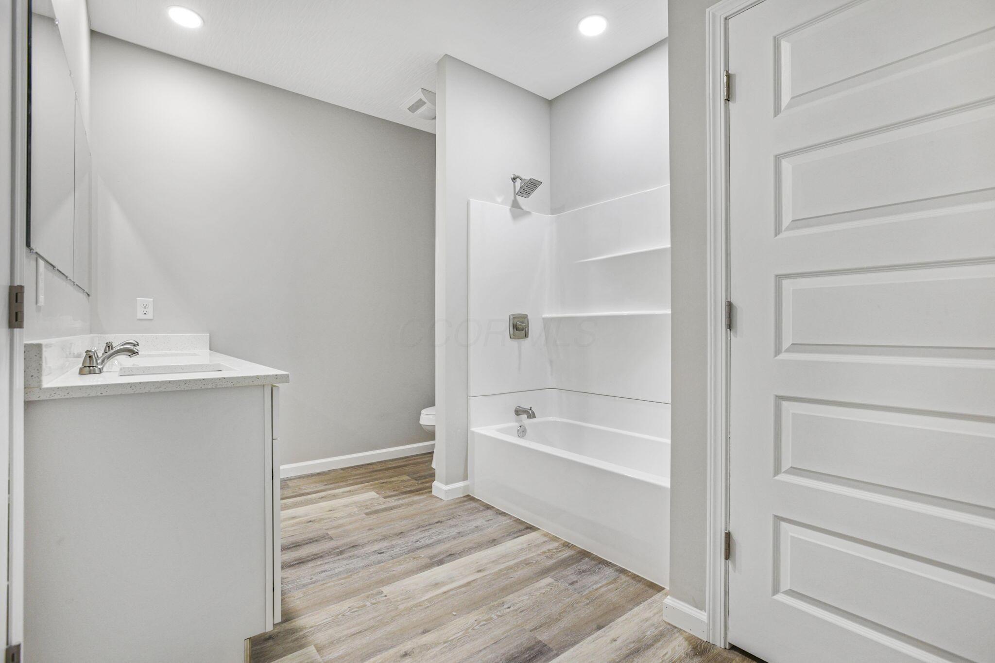 1597 Metcalfe Avenue Property Photo 22