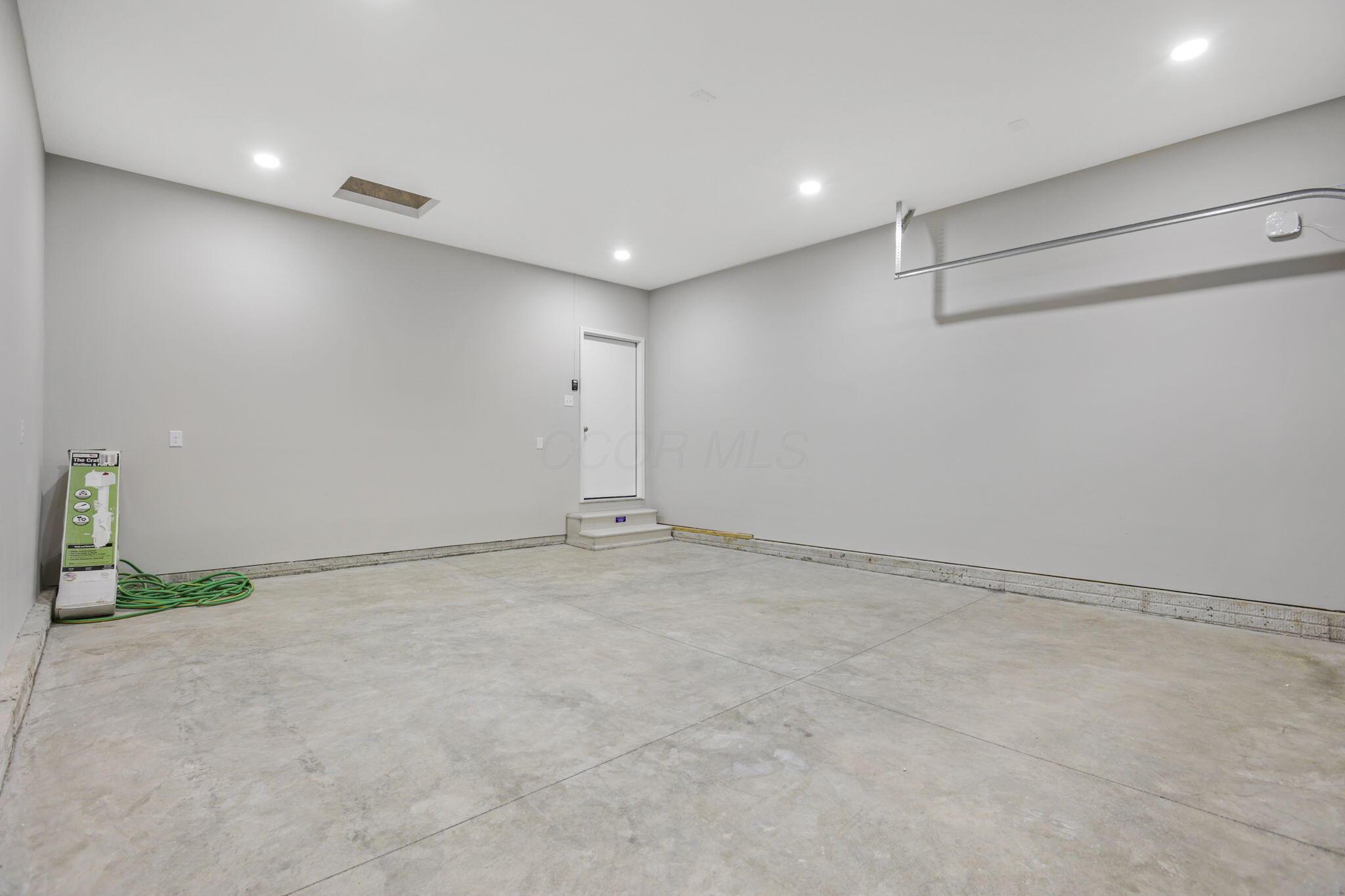 1597 Metcalfe Avenue Property Photo 35