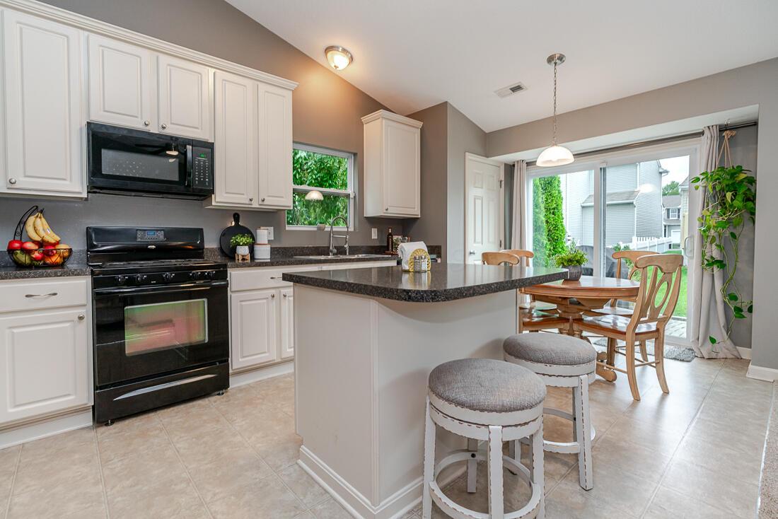 6036 Carlatun Street Property Photo 6