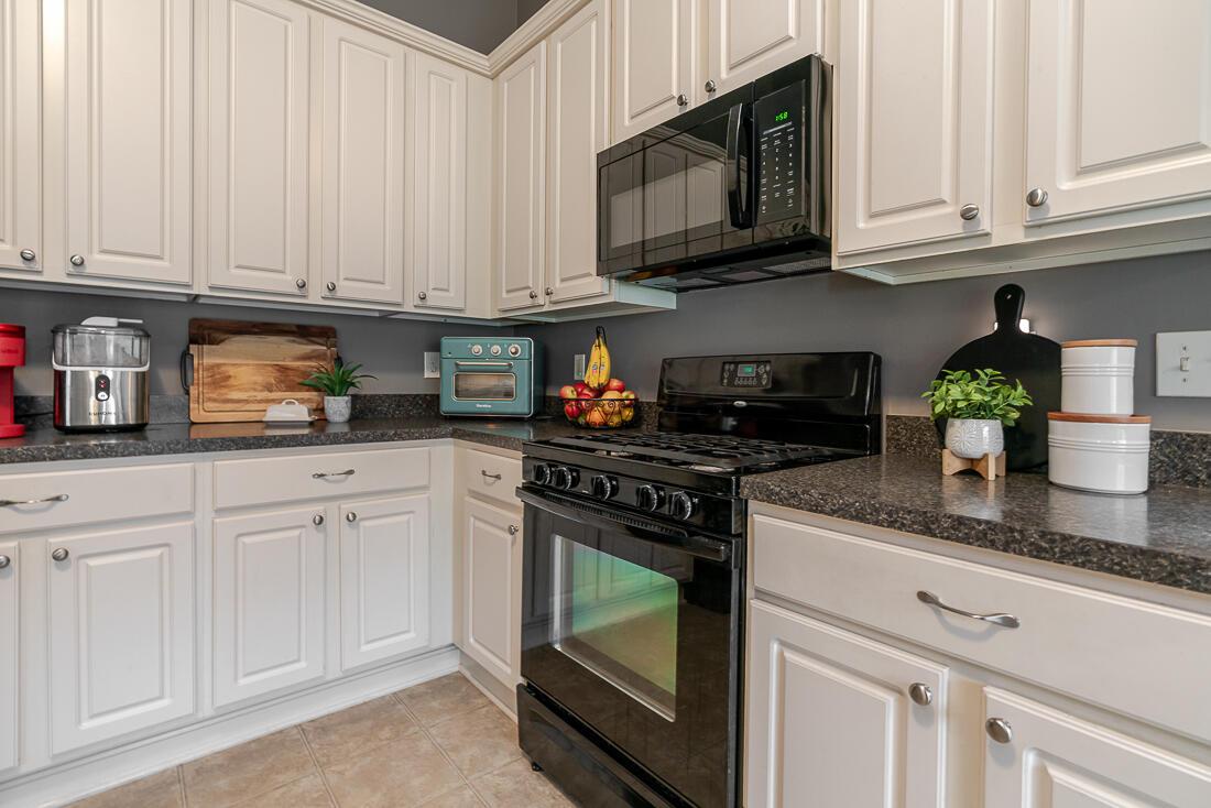 6036 Carlatun Street Property Photo 10