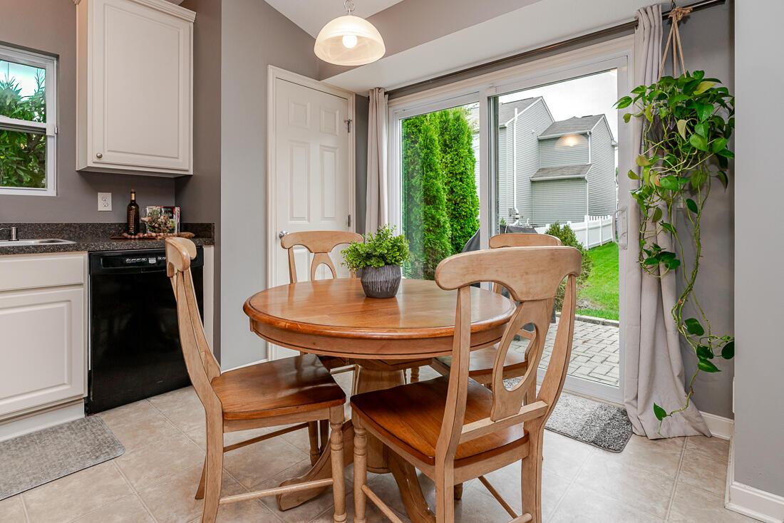 6036 Carlatun Street Property Photo 12