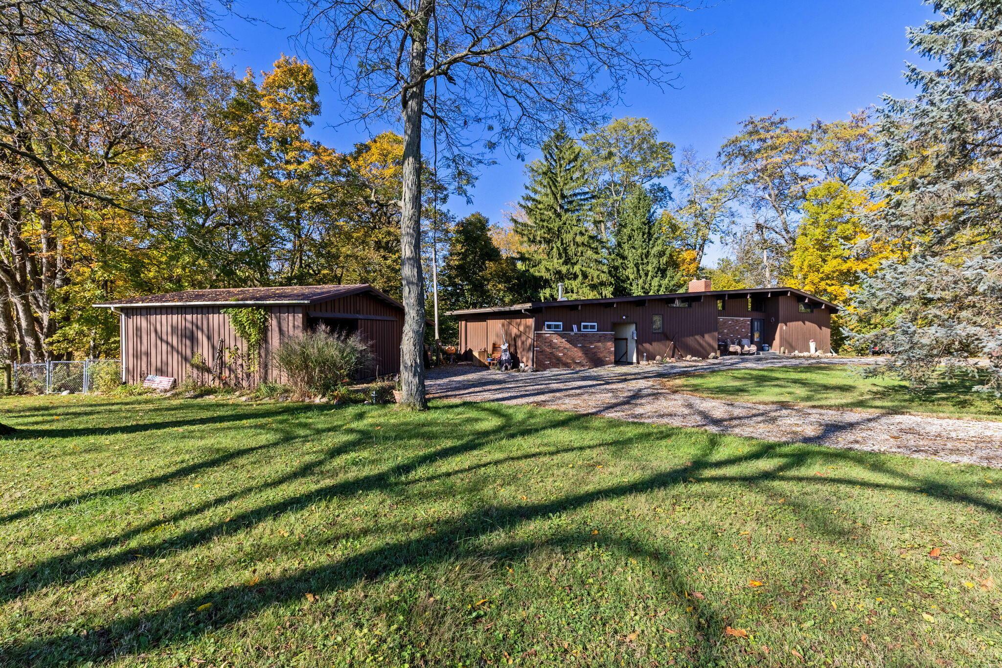 2666 County Road 156 Property Photo 2