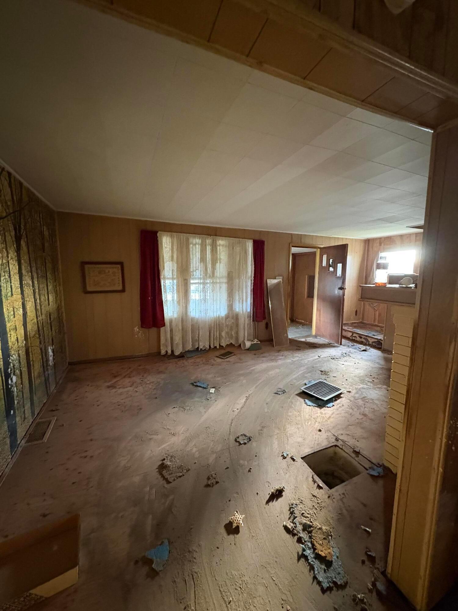 1250 E Hudson Street Property Photo 8