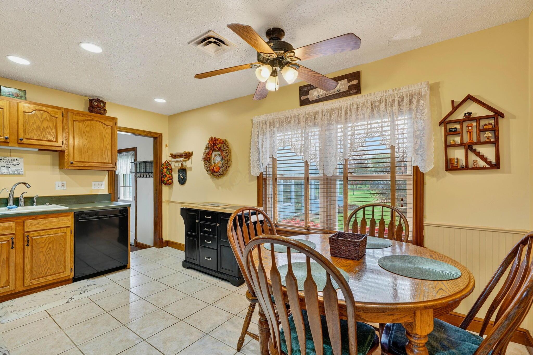 10741 2nd Street Property Photo 5