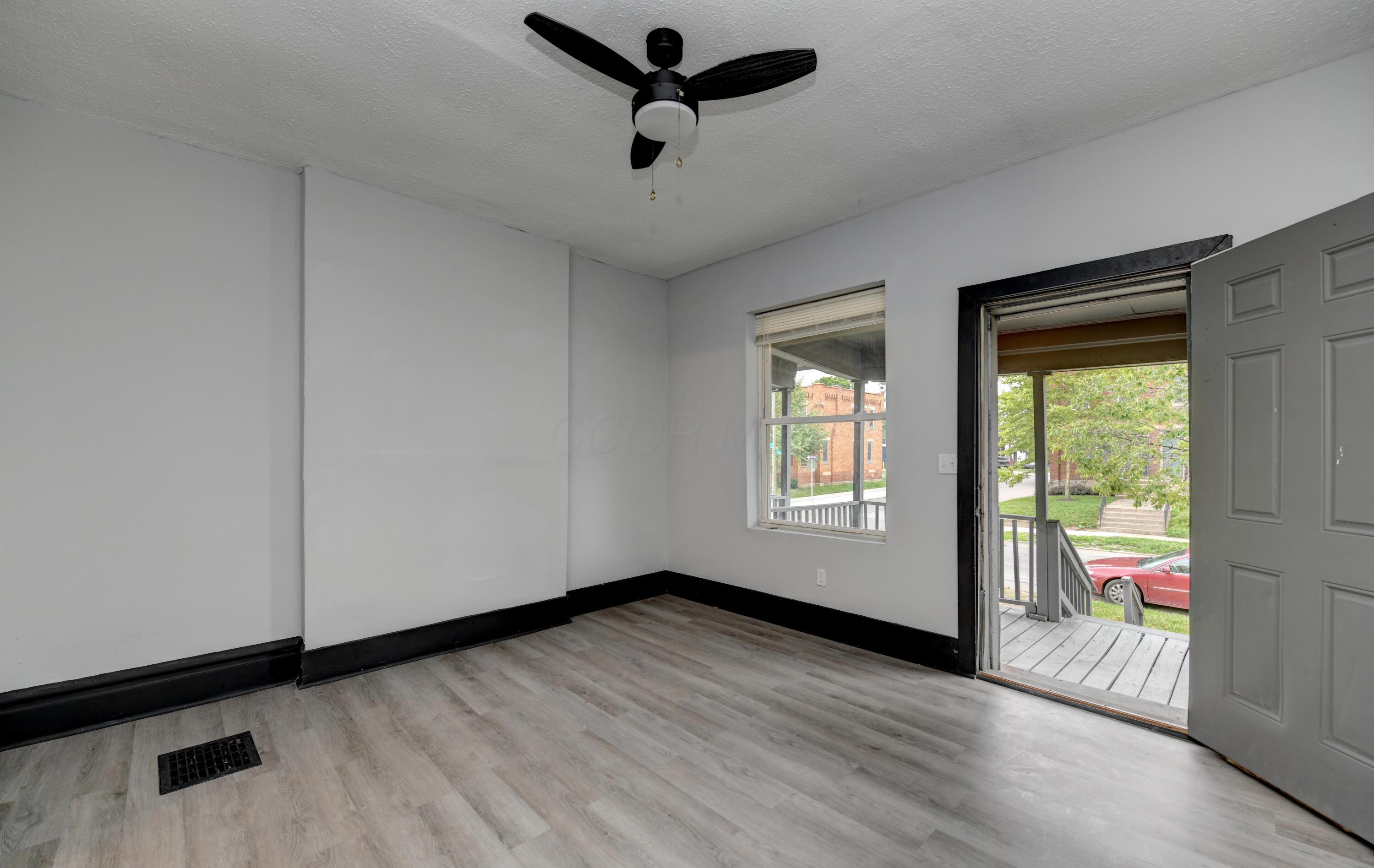 814 S Ohio Avenue Property Photo 3