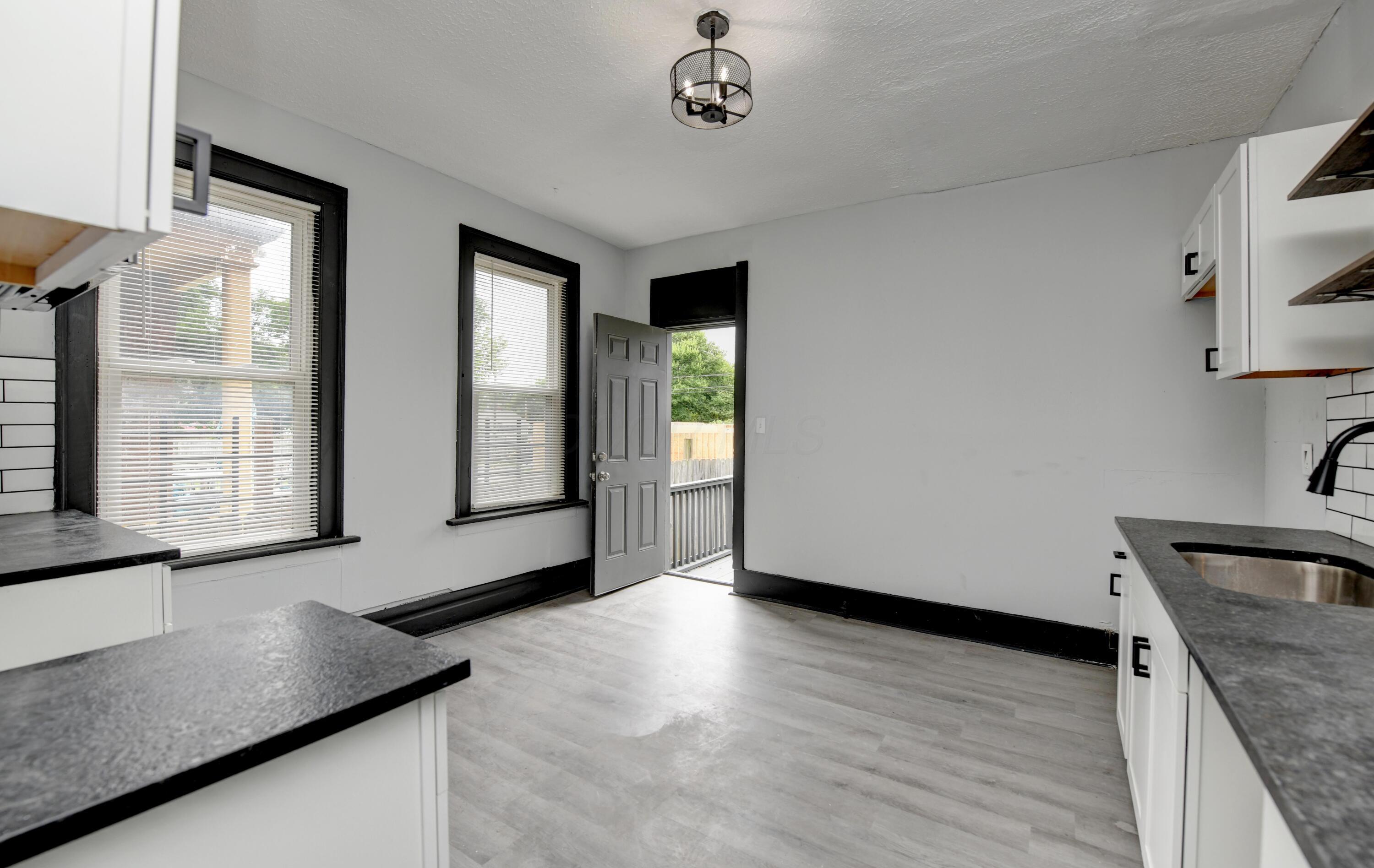 814 S Ohio Avenue Property Photo 8