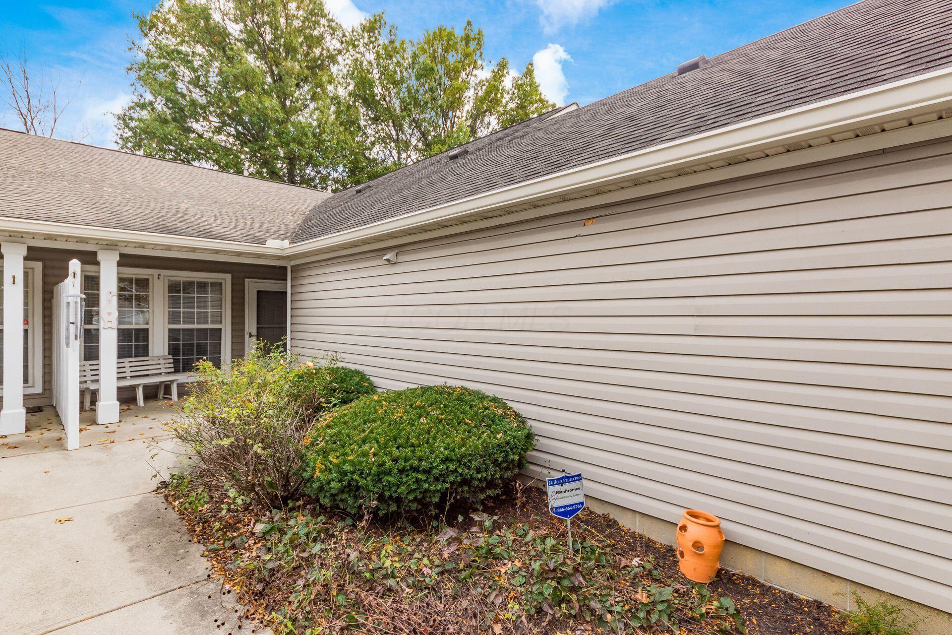 5522 Parkshire Drive Property Photo 4