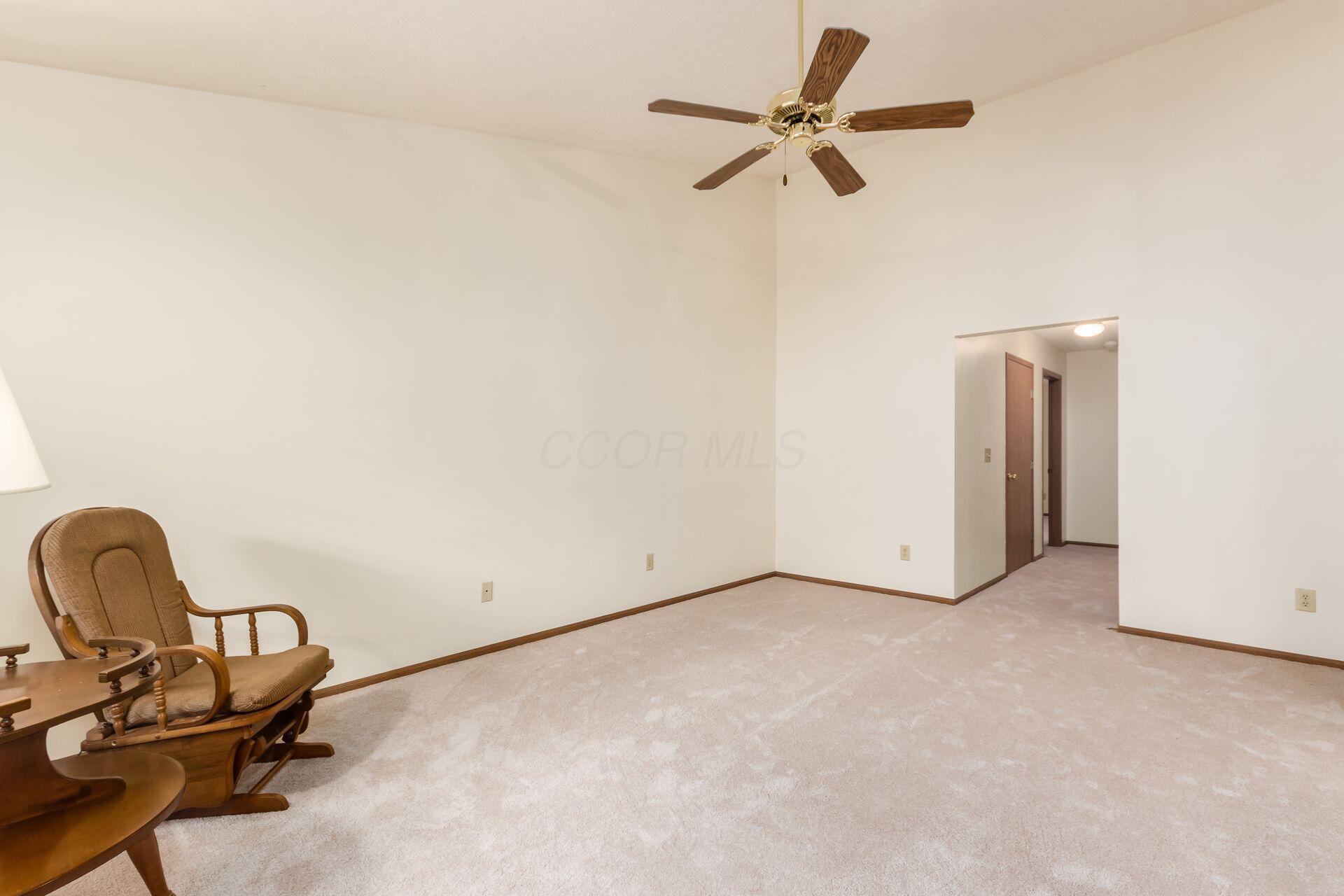 5522 Parkshire Drive Property Photo 8