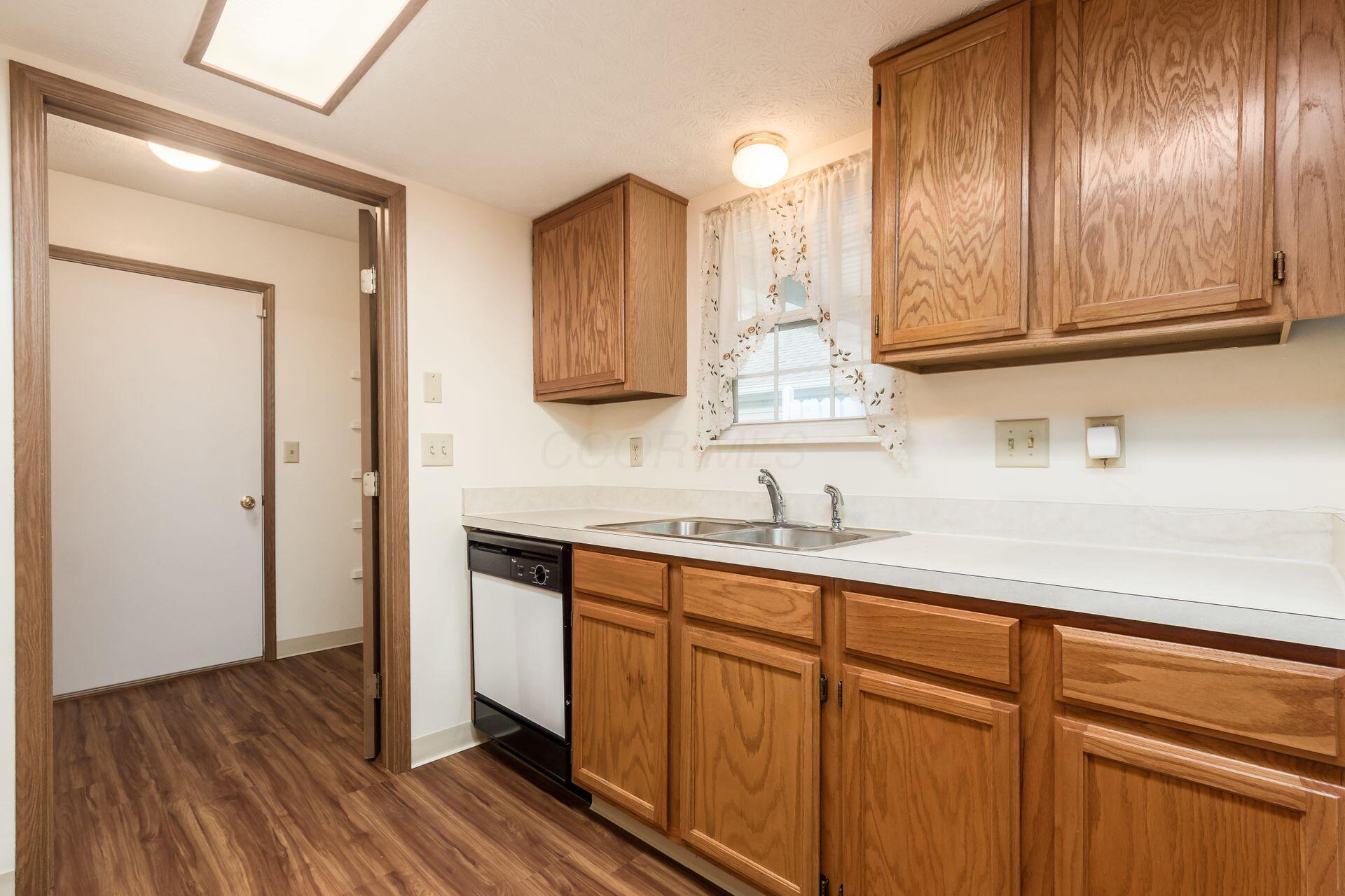 5522 Parkshire Drive Property Photo 15