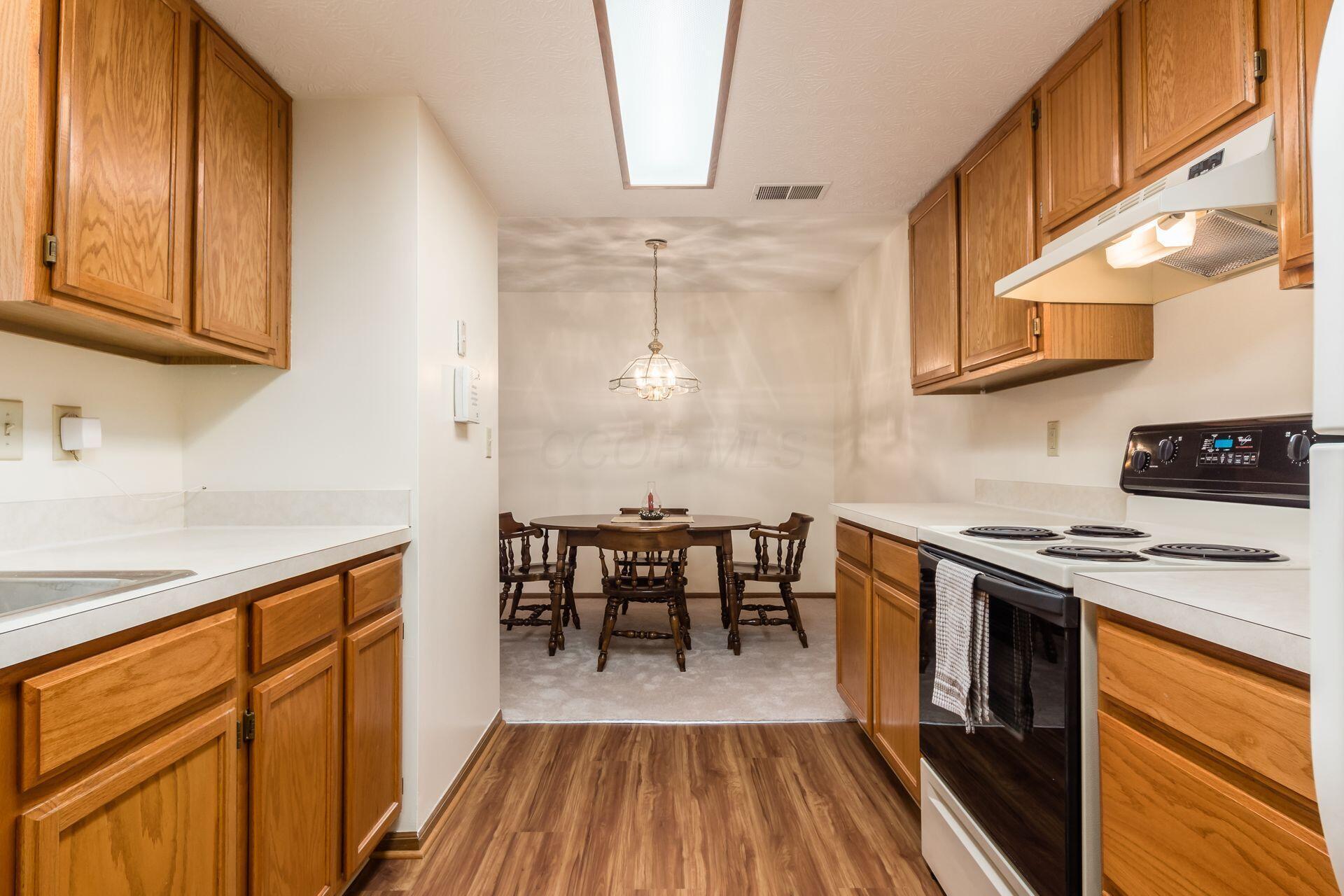 5522 Parkshire Drive Property Photo 17