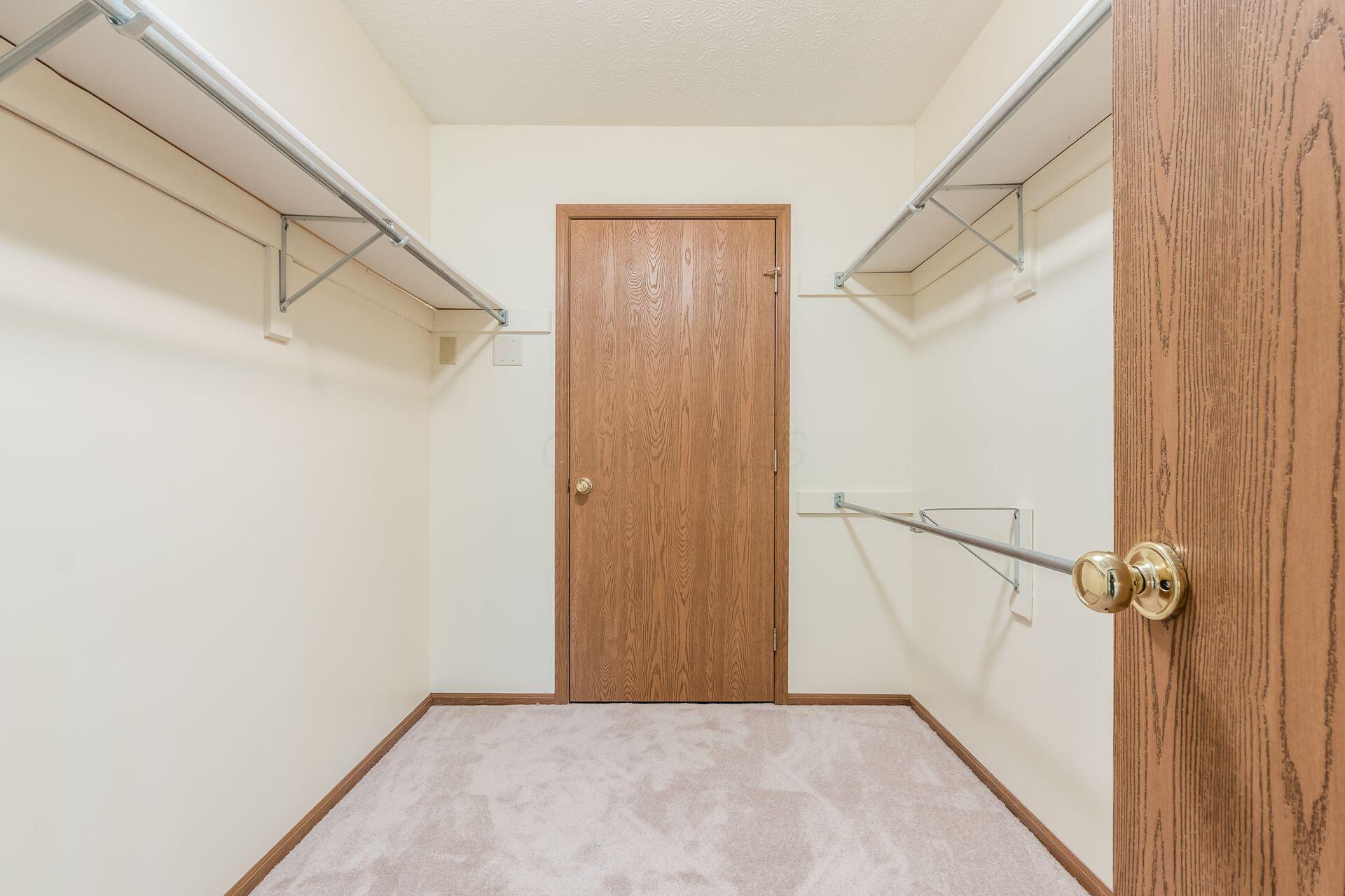 5522 Parkshire Drive Property Photo 27