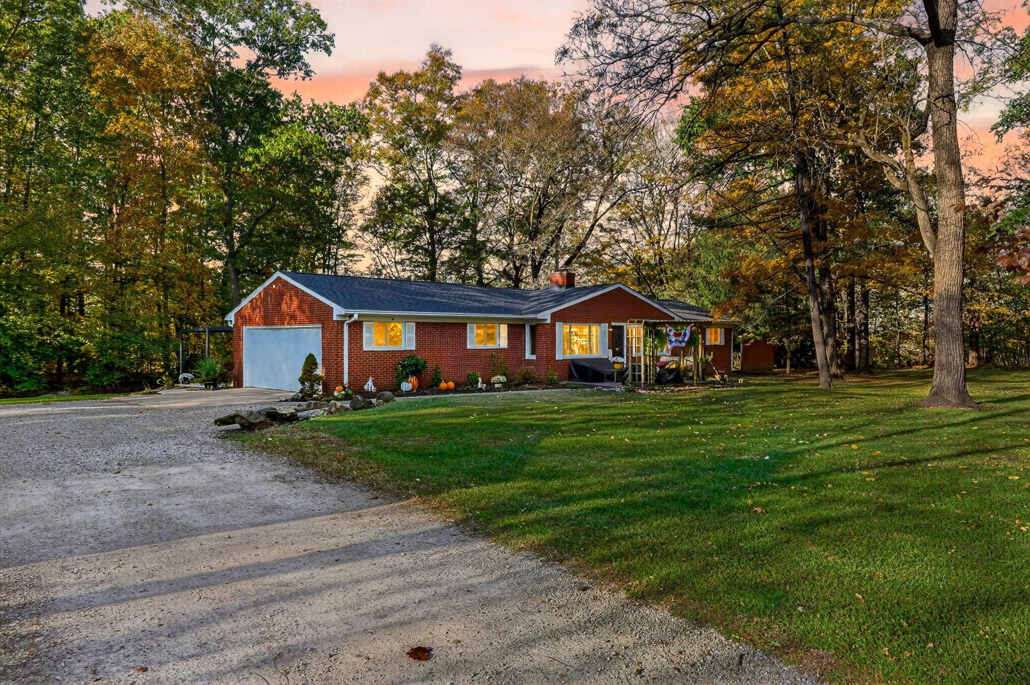 4077 Basil Western Road Nw Property Photo 2