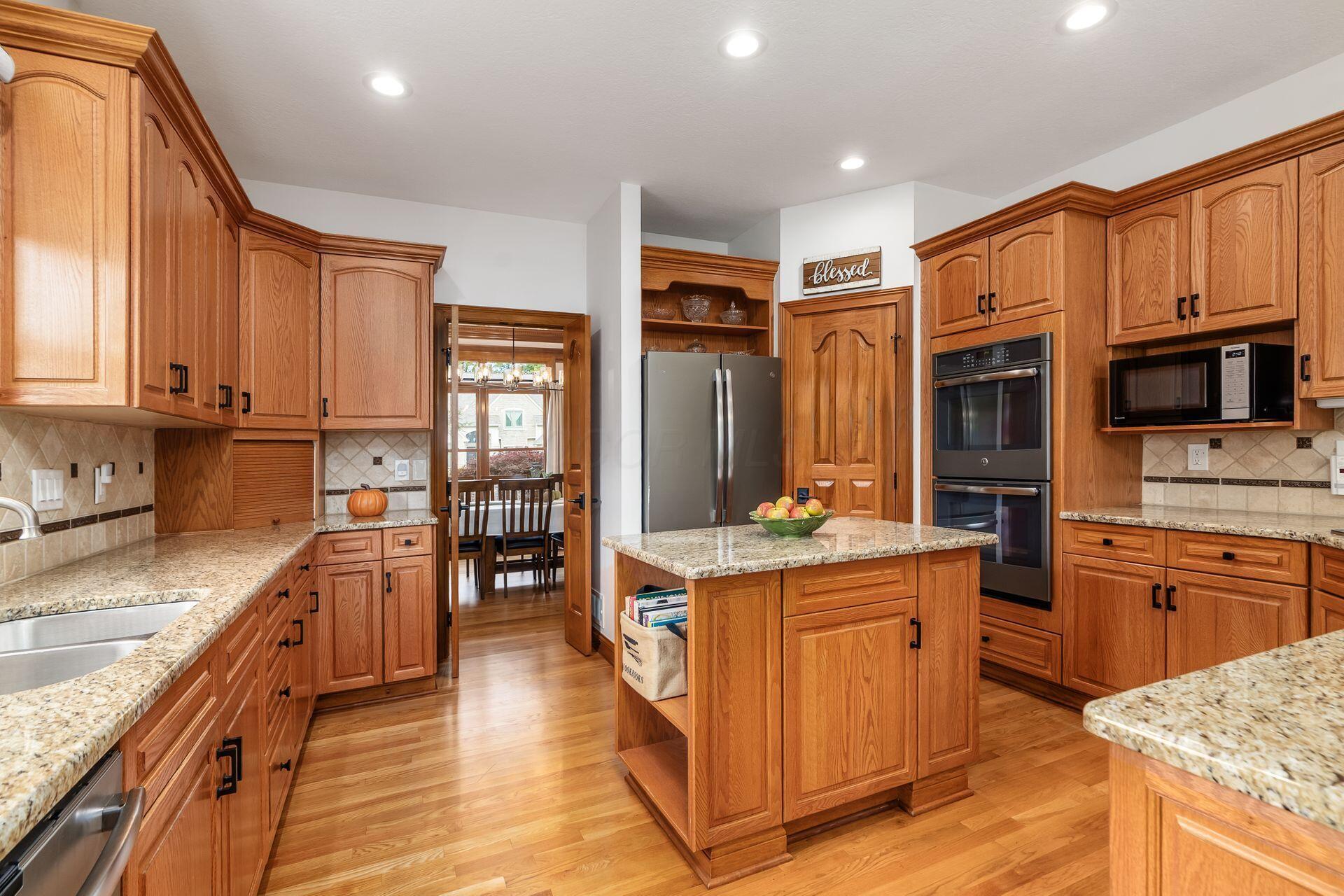 8512 Fallgold Lane Property Photo 23