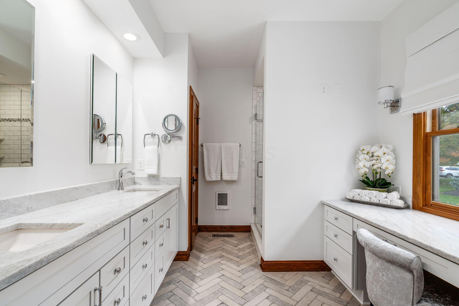 8512 Fallgold Lane Property Photo 30