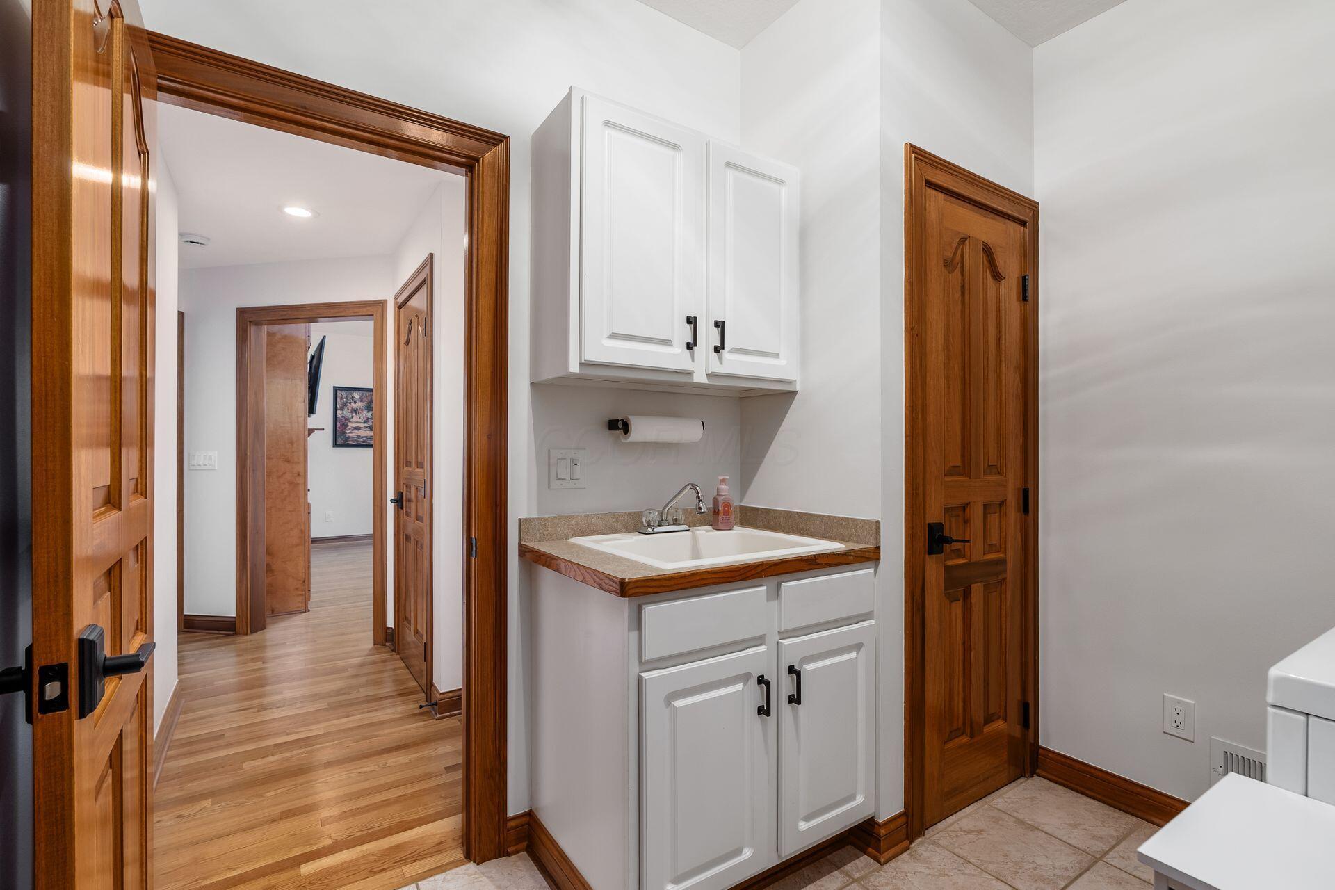 8512 Fallgold Lane Property Photo 36