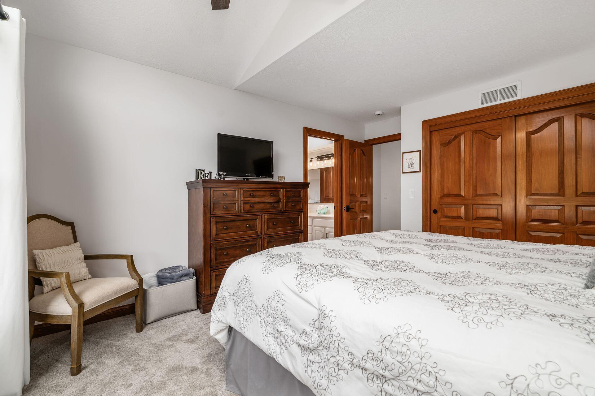 8512 Fallgold Lane Property Photo 43