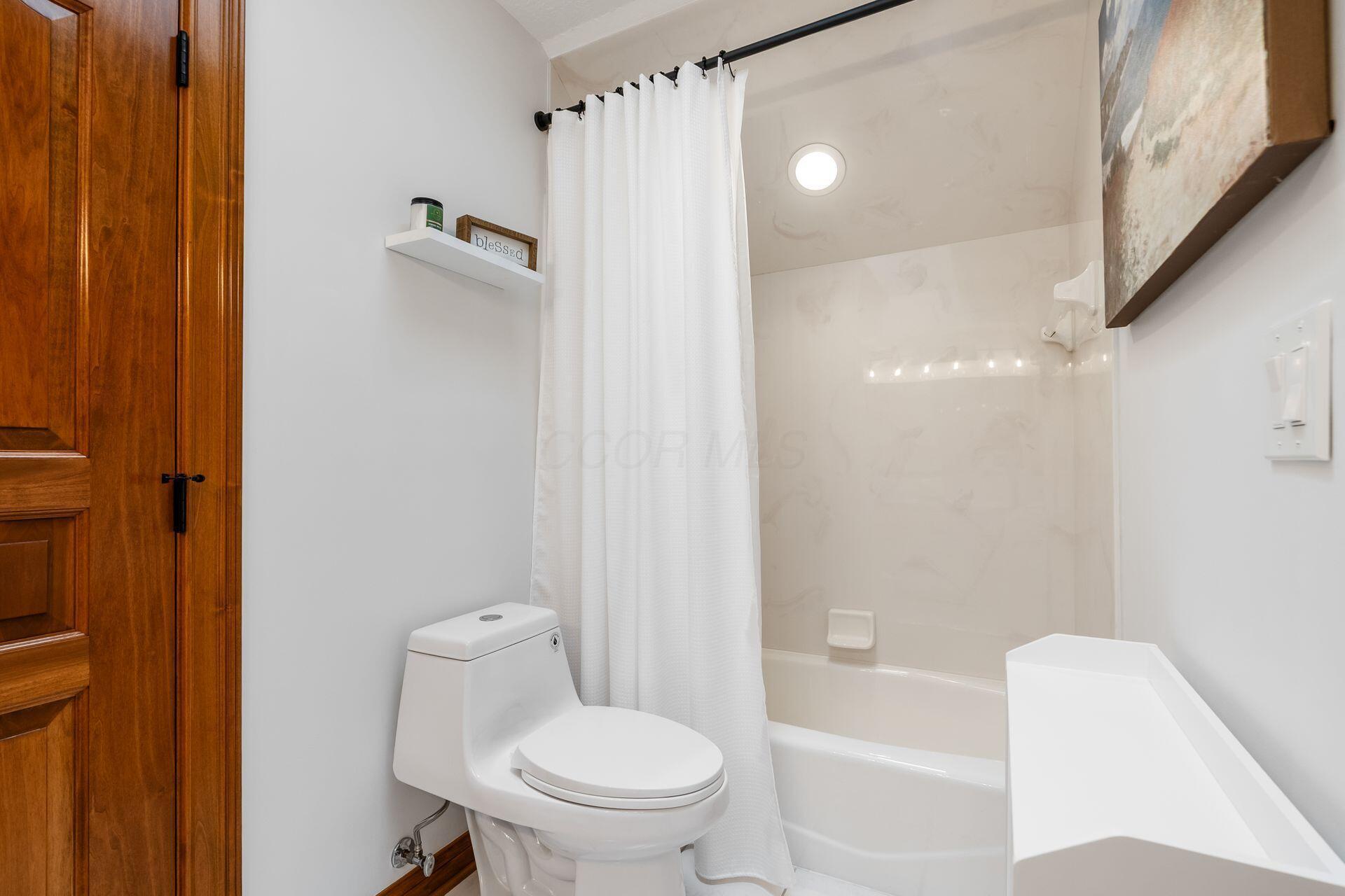 8512 Fallgold Lane Property Photo 45