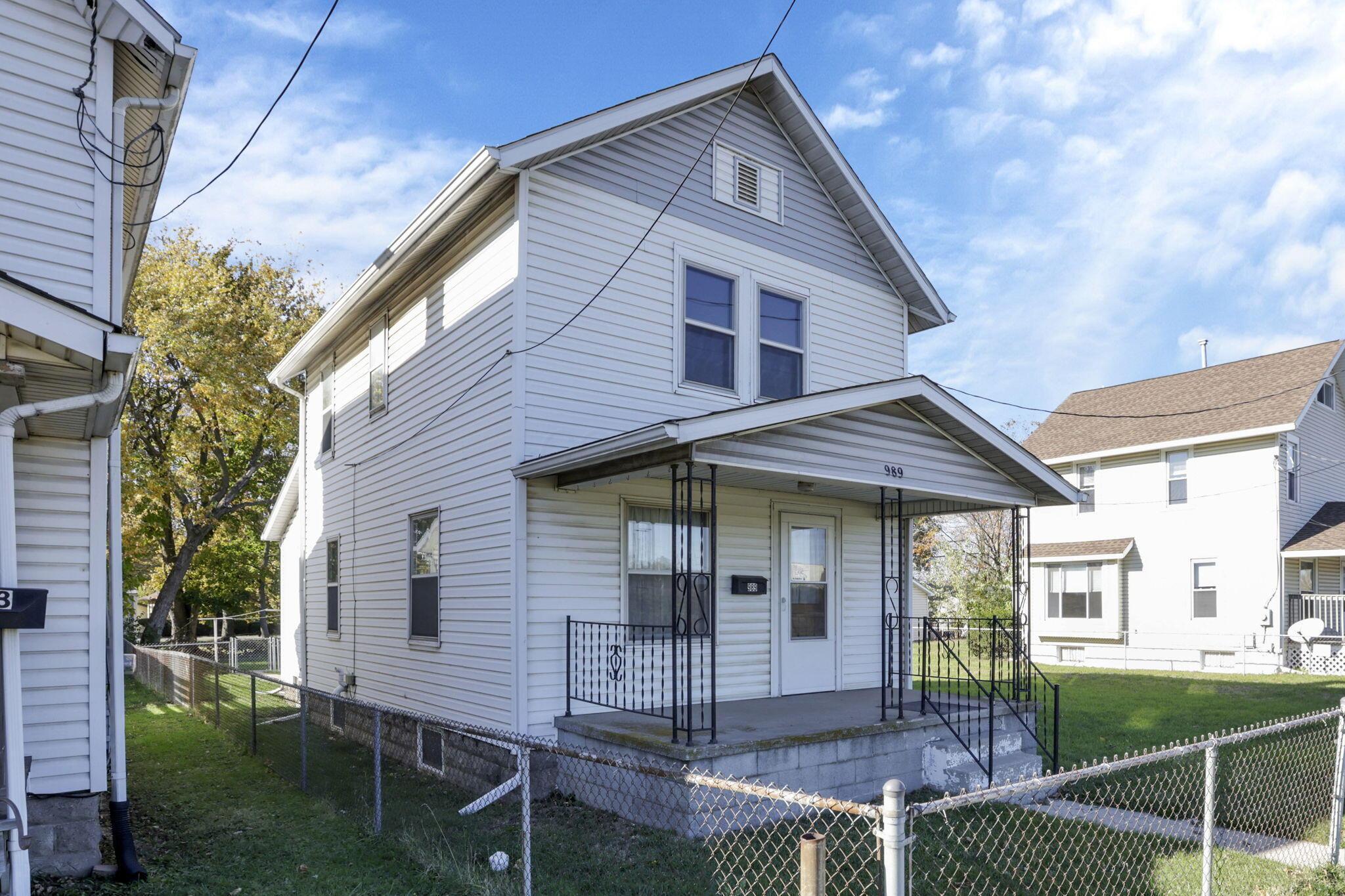 989 Davids Street Property Photo 4