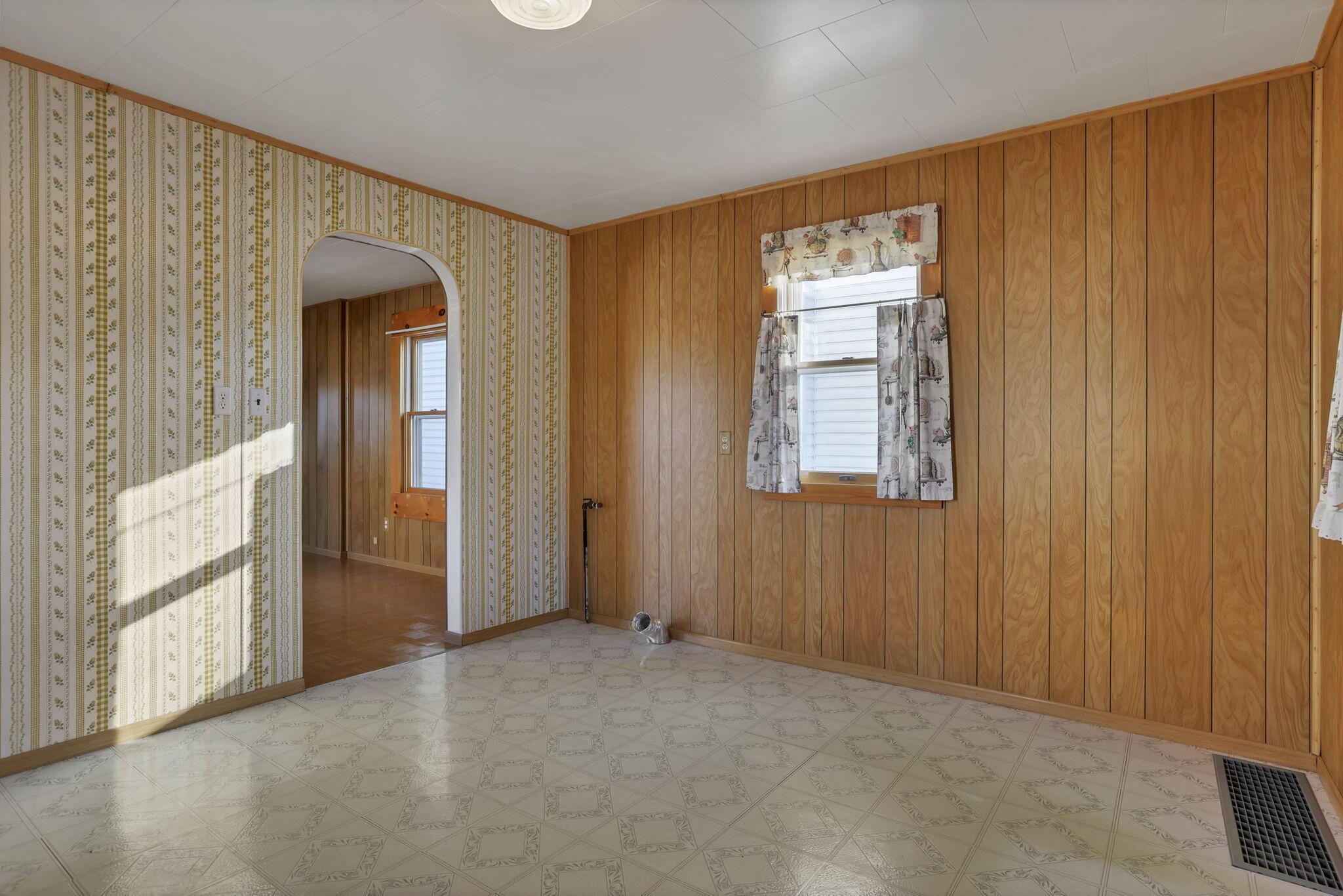 989 Davids Street Property Photo 16