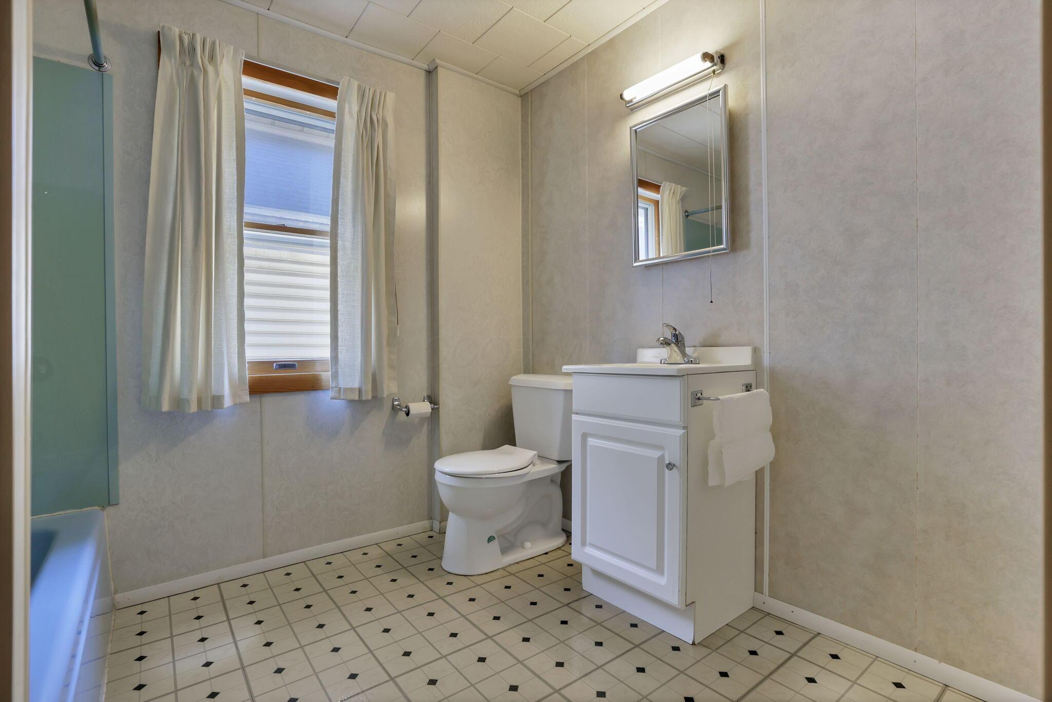 989 Davids Street Property Photo 19