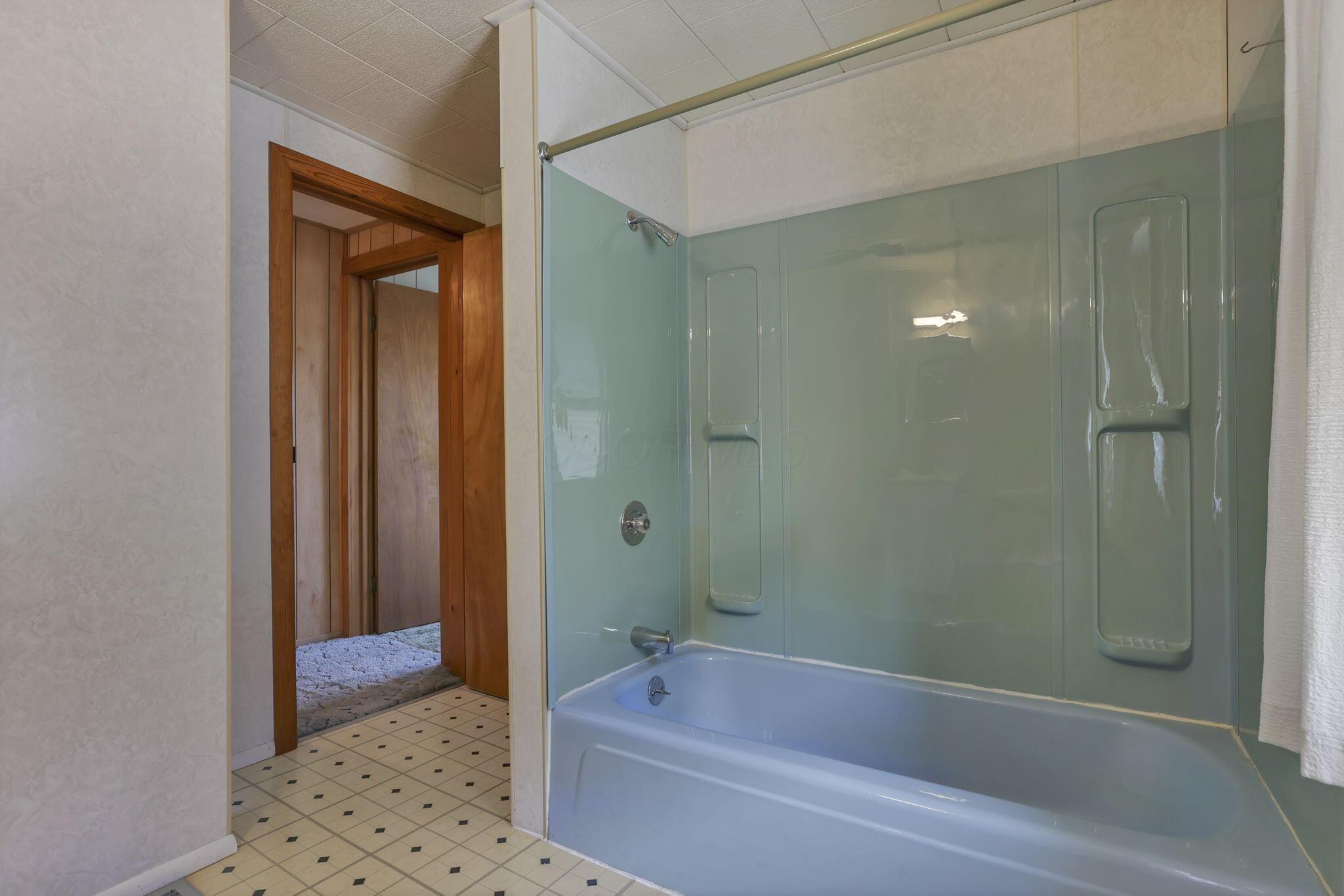 989 Davids Street Property Photo 20