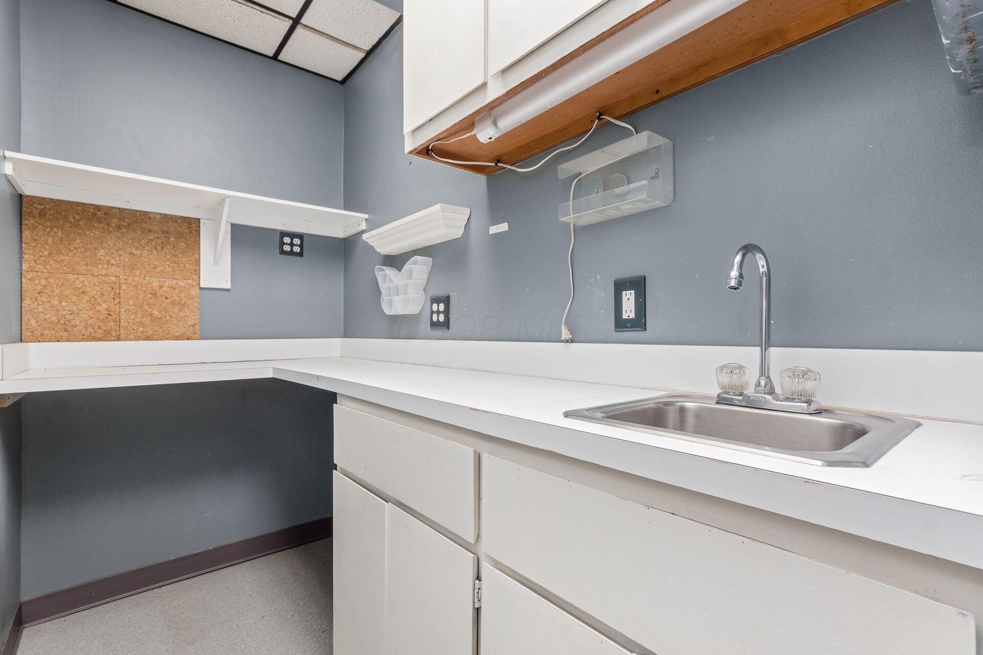 5180 E Main Street, Suite E2 Property Photo 6