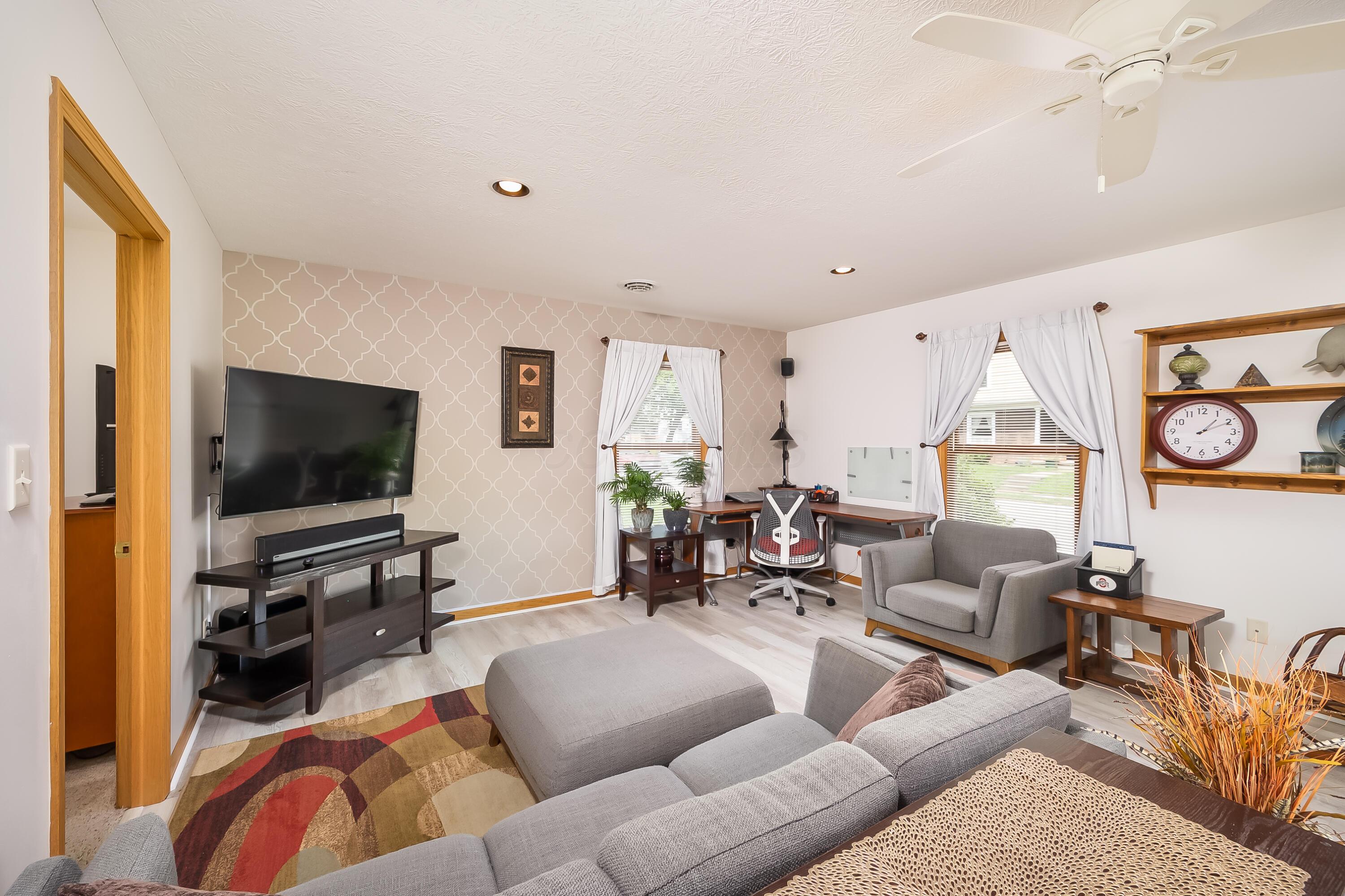 203 W Third Street Property Photo 14