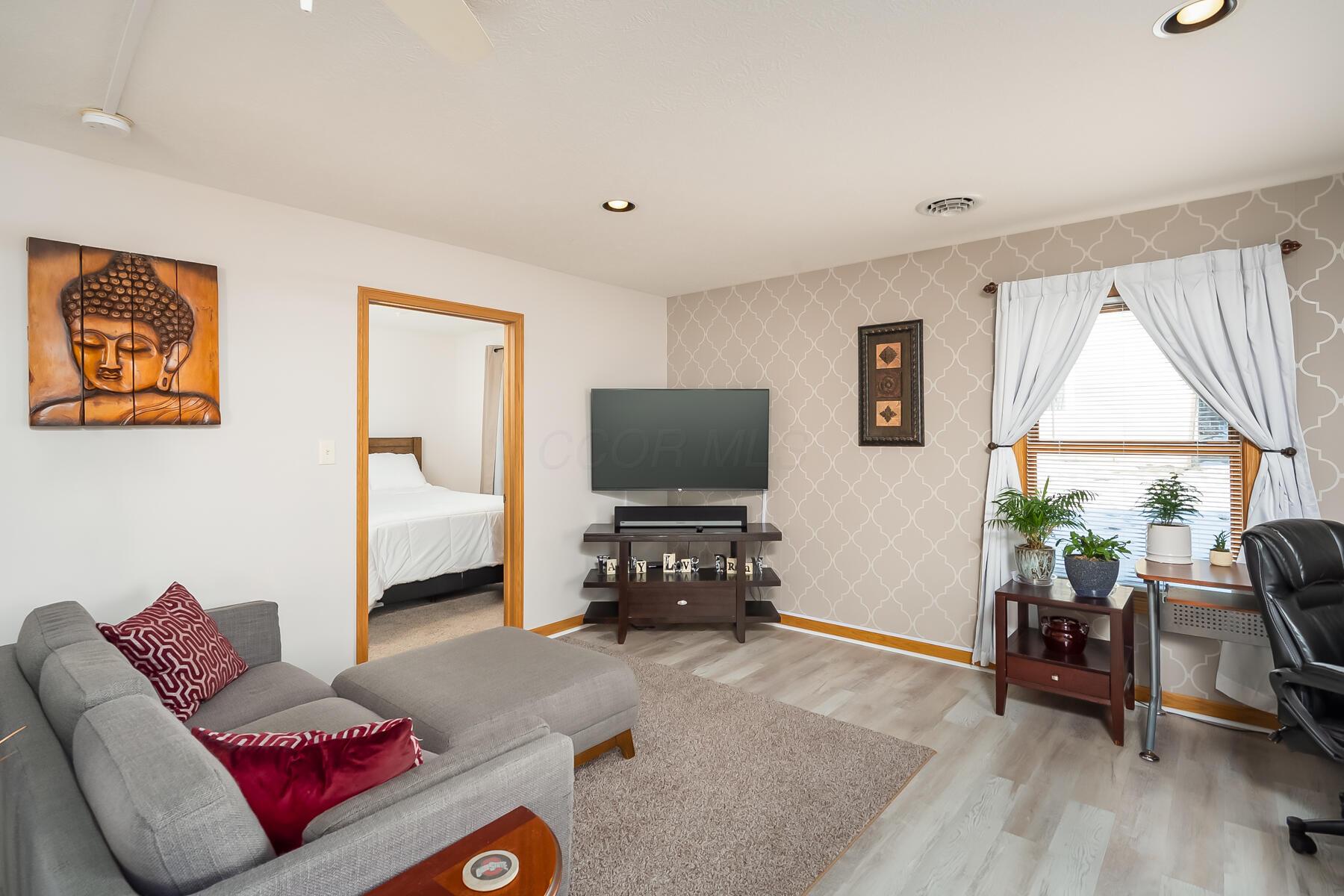 203 W Third Street Property Photo 15