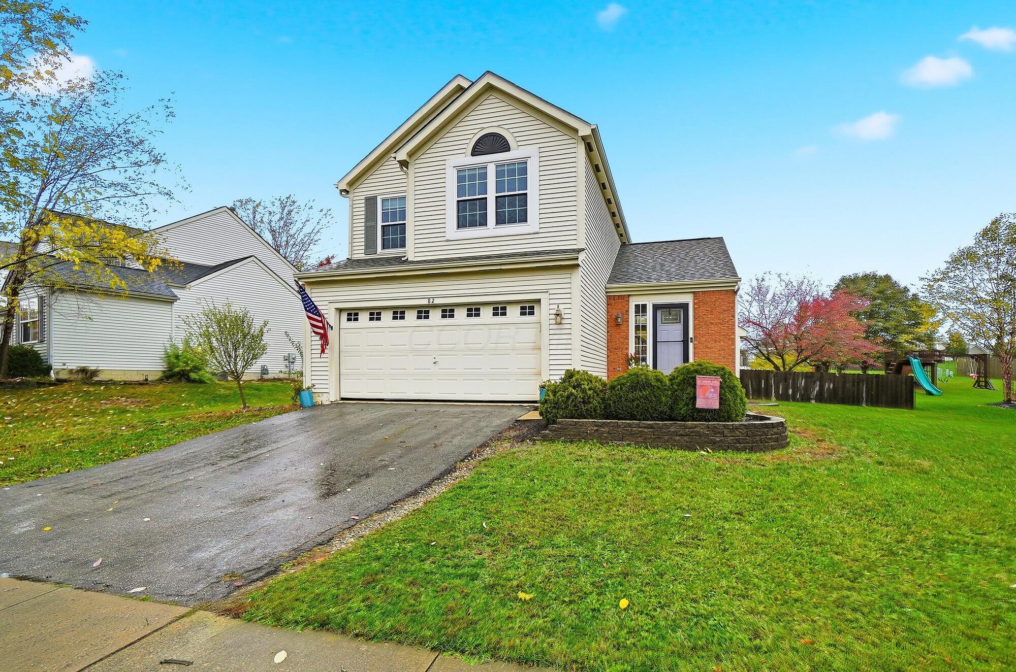 82 Lantern Chase Drive Property Photo 2