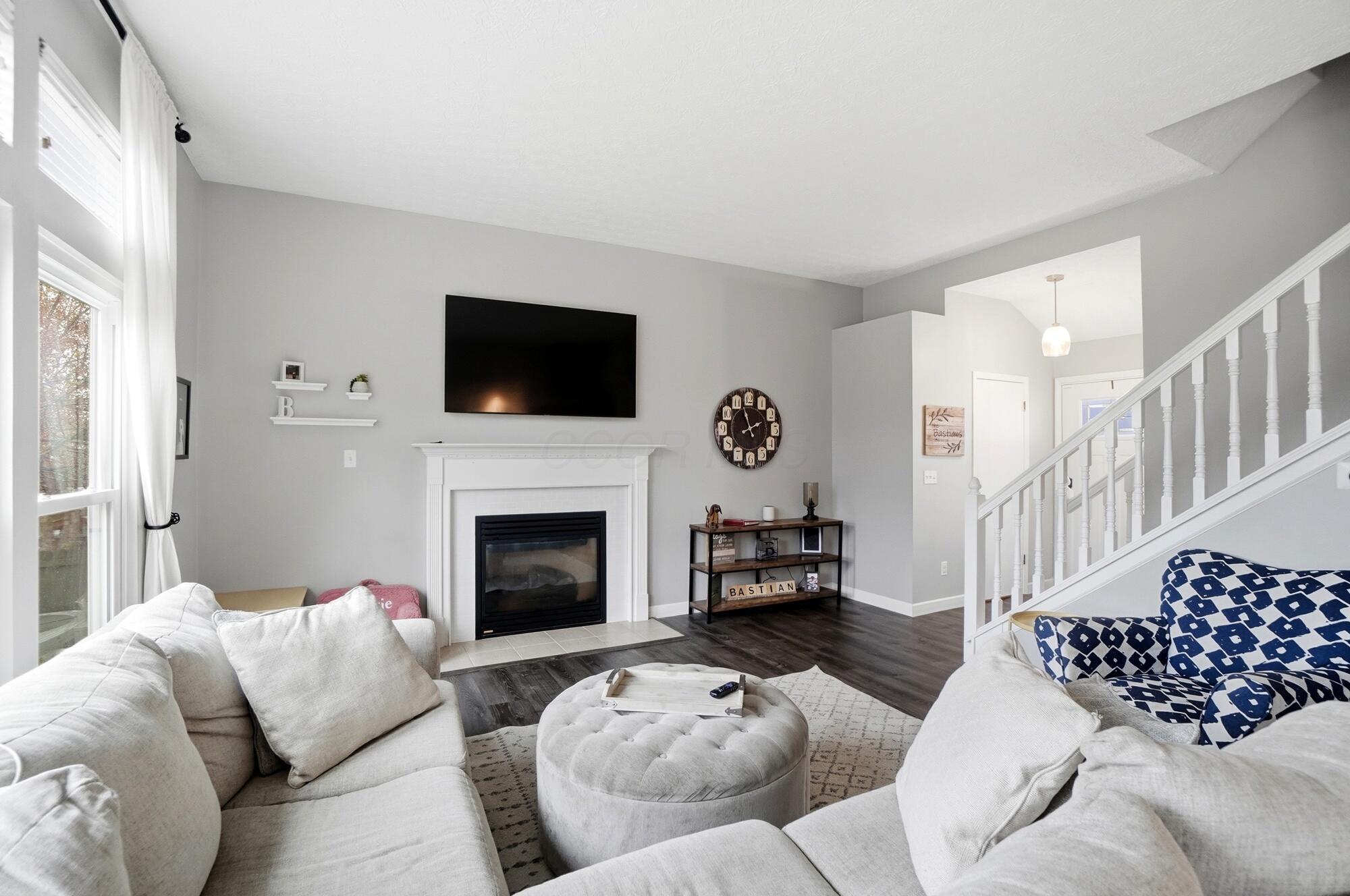 82 Lantern Chase Drive Property Photo 5