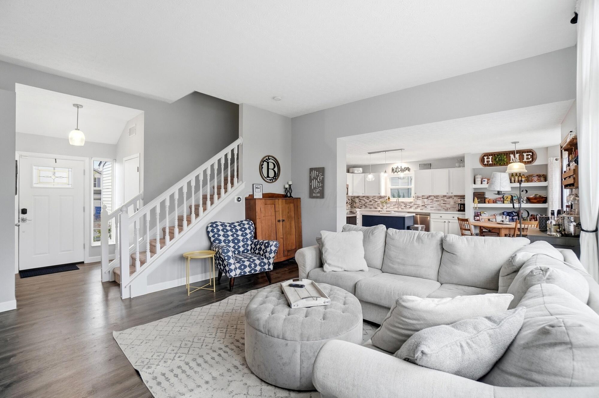 82 Lantern Chase Drive Property Photo 6