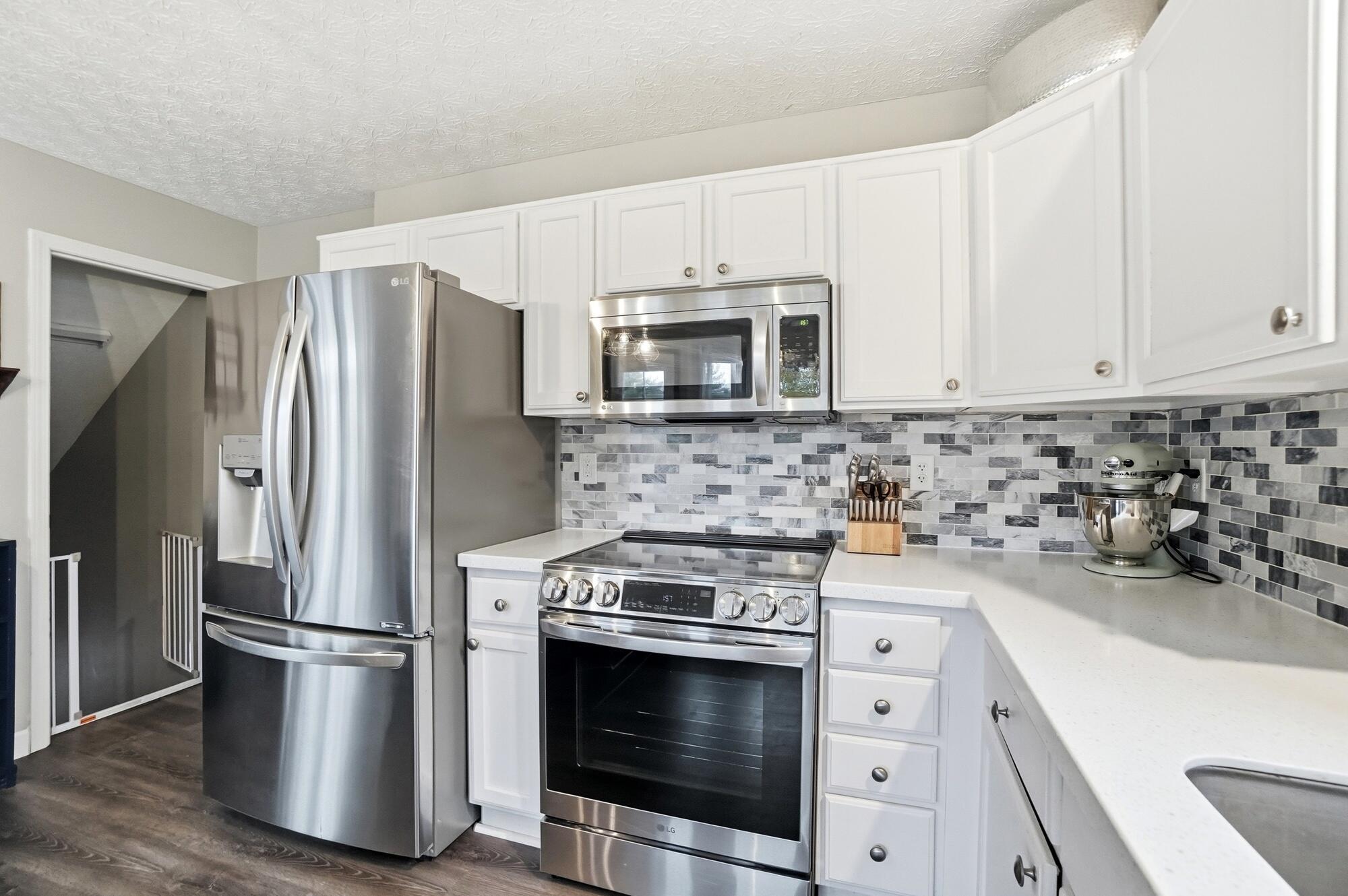 82 Lantern Chase Drive Property Photo 9