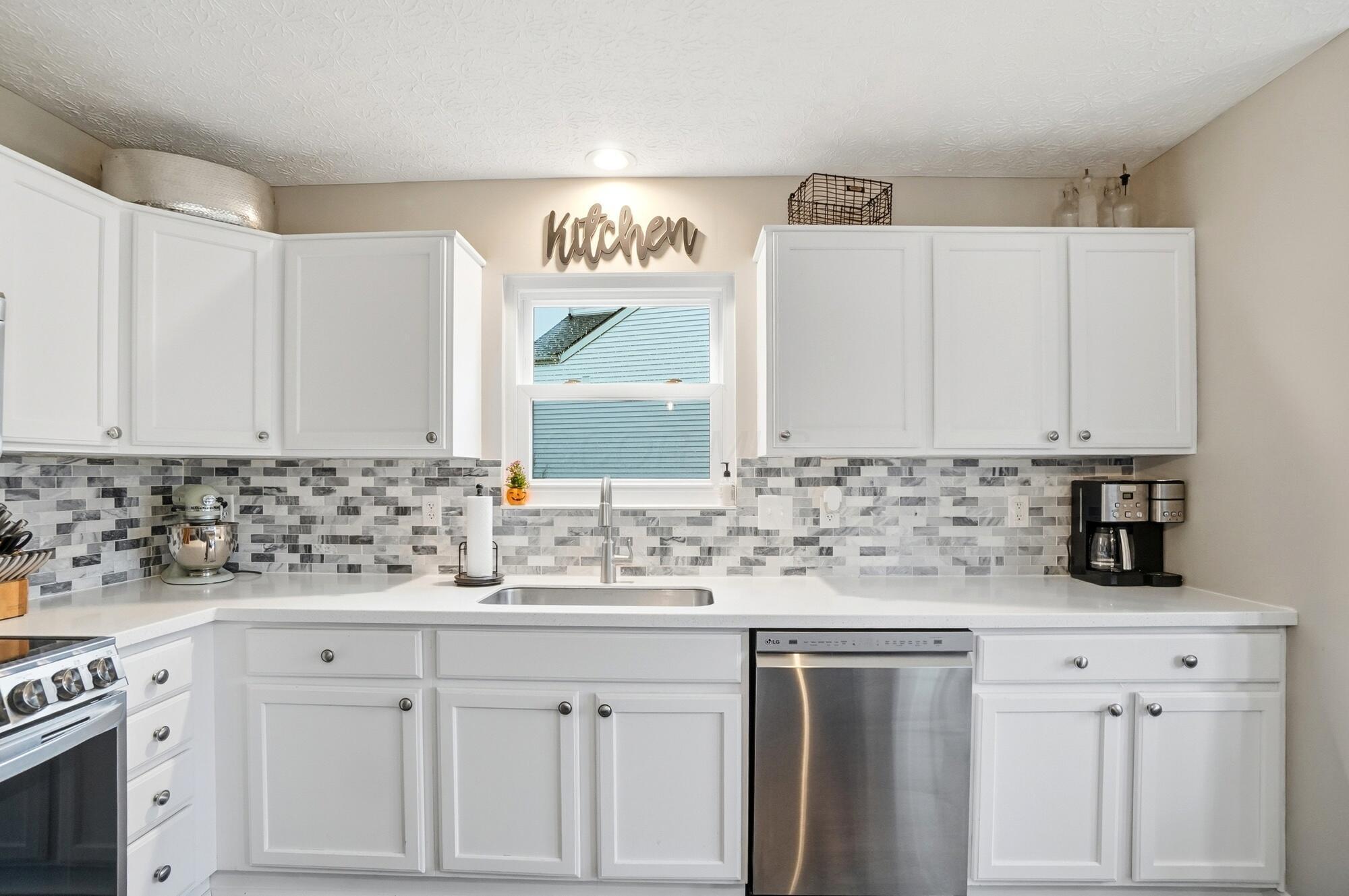 82 Lantern Chase Drive Property Photo 10