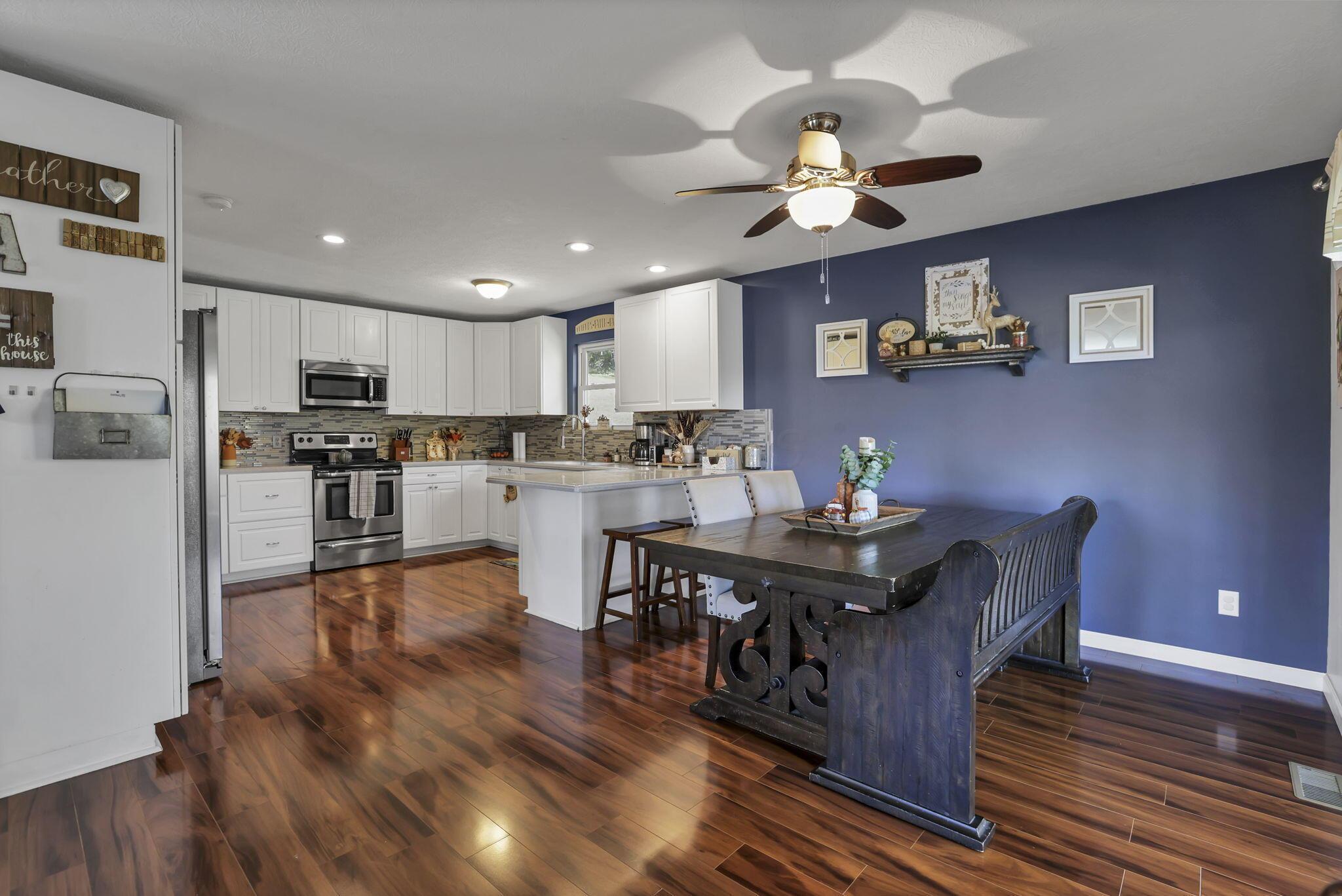 825 Edgehill Drive Property Photo 11