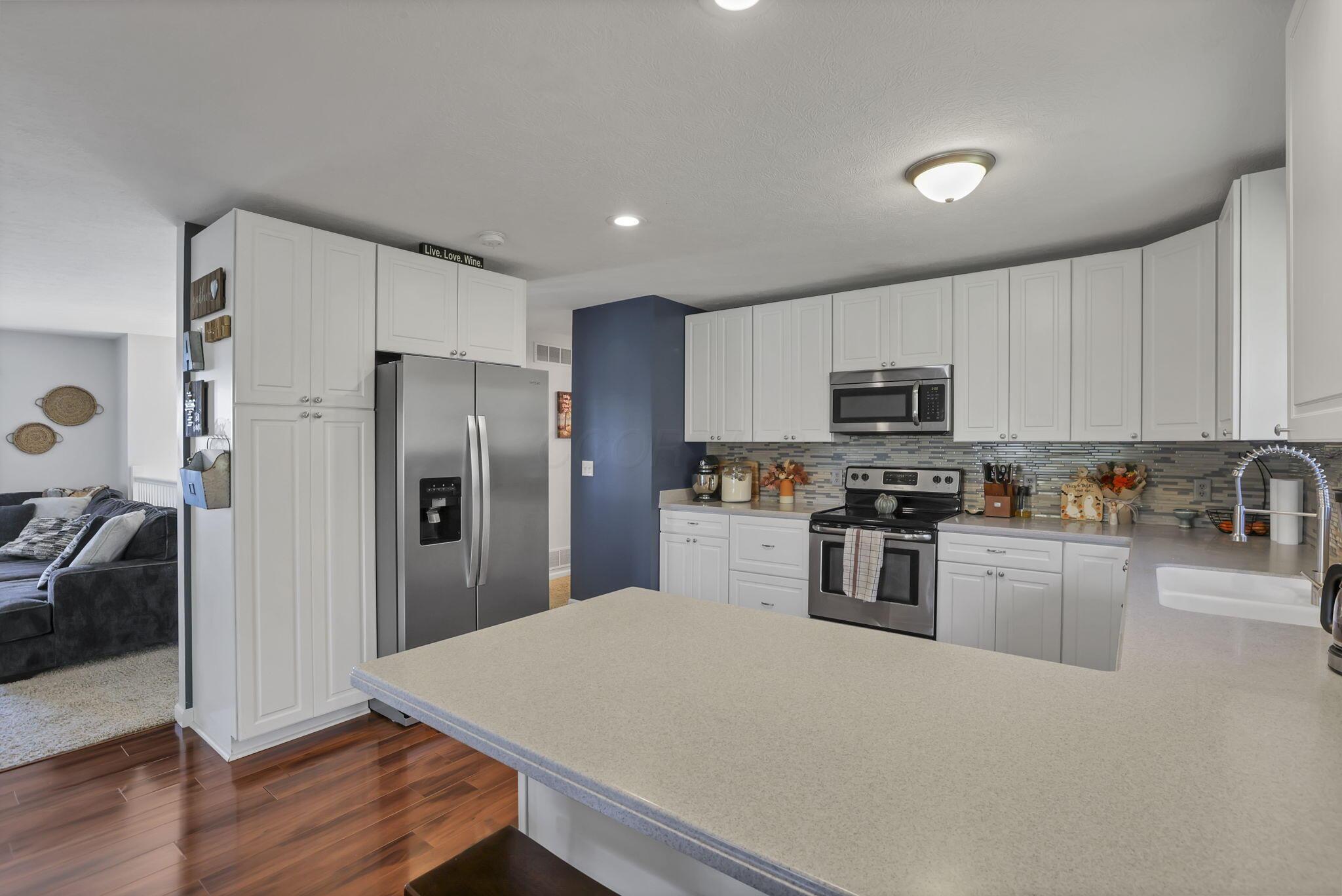 825 Edgehill Drive Property Photo 12