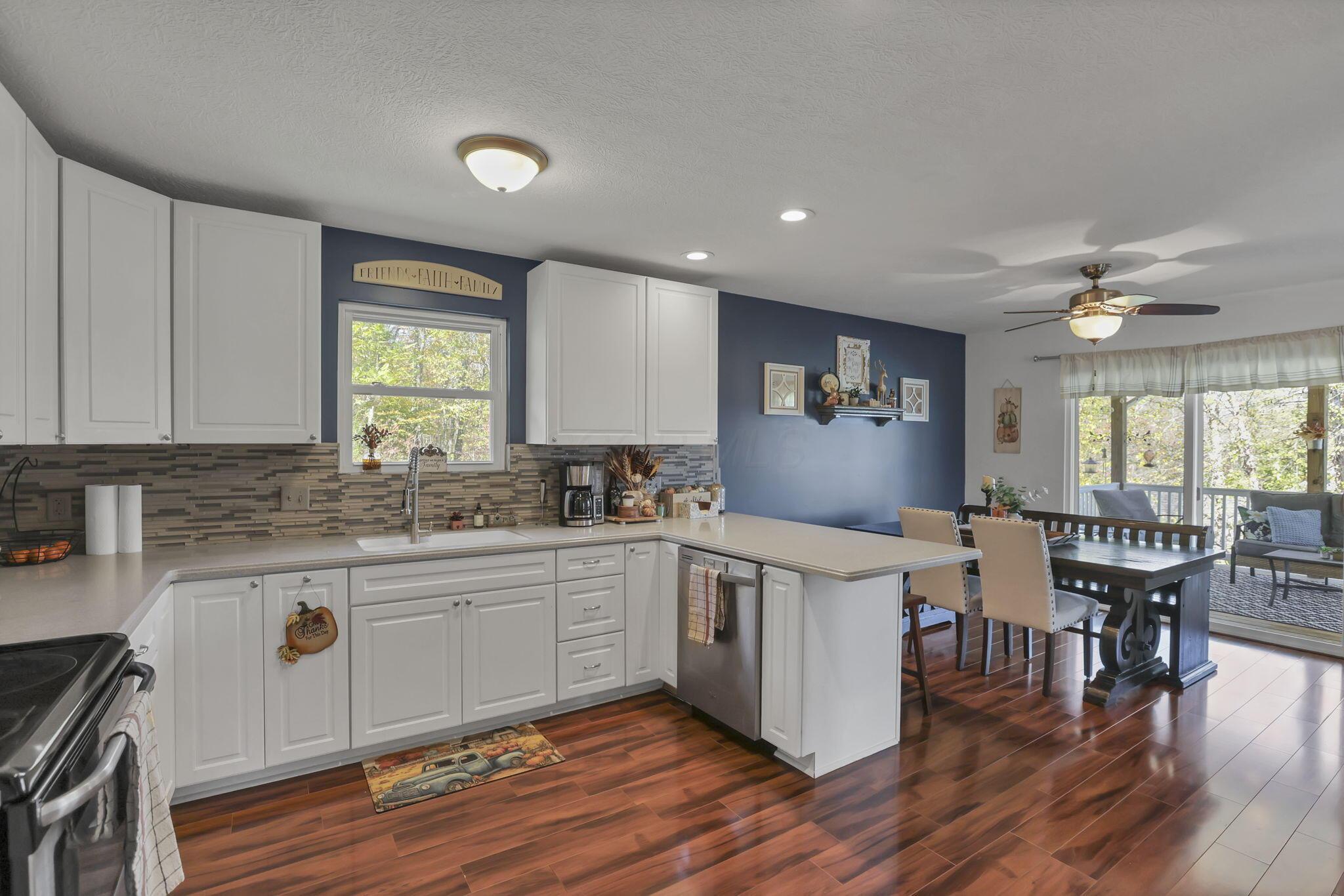 825 Edgehill Drive Property Photo 13