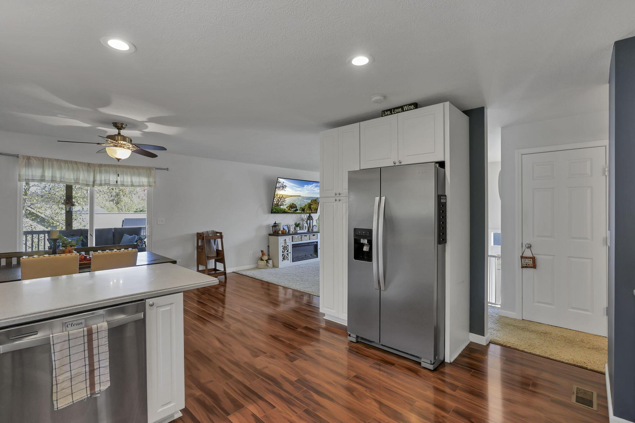 825 Edgehill Drive Property Photo 14