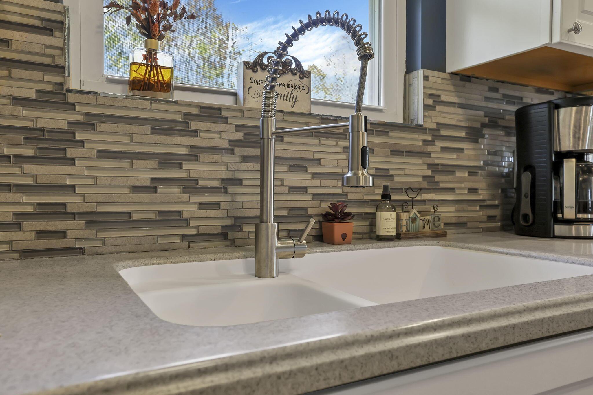 825 Edgehill Drive Property Photo 15