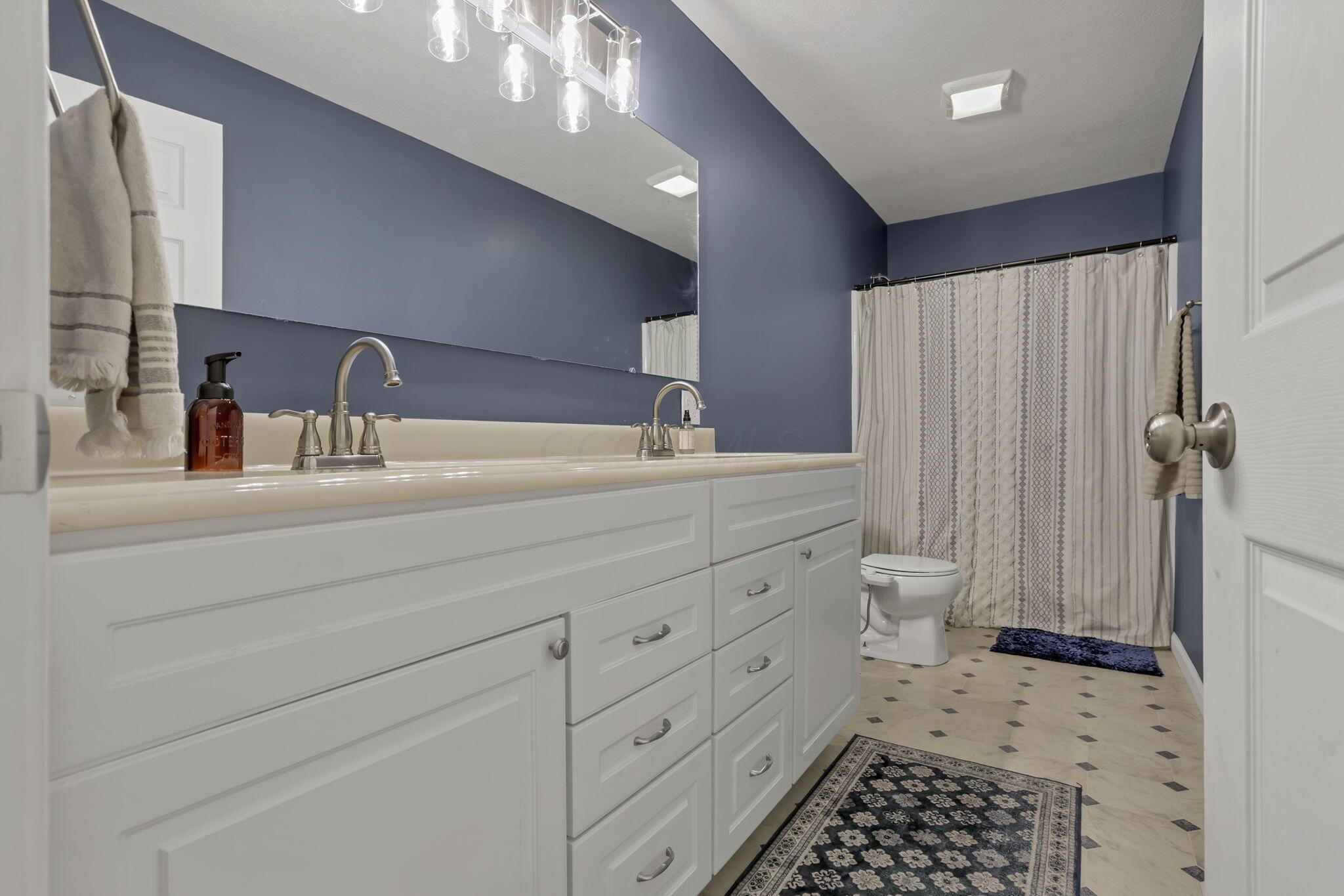 825 Edgehill Drive Property Photo 16