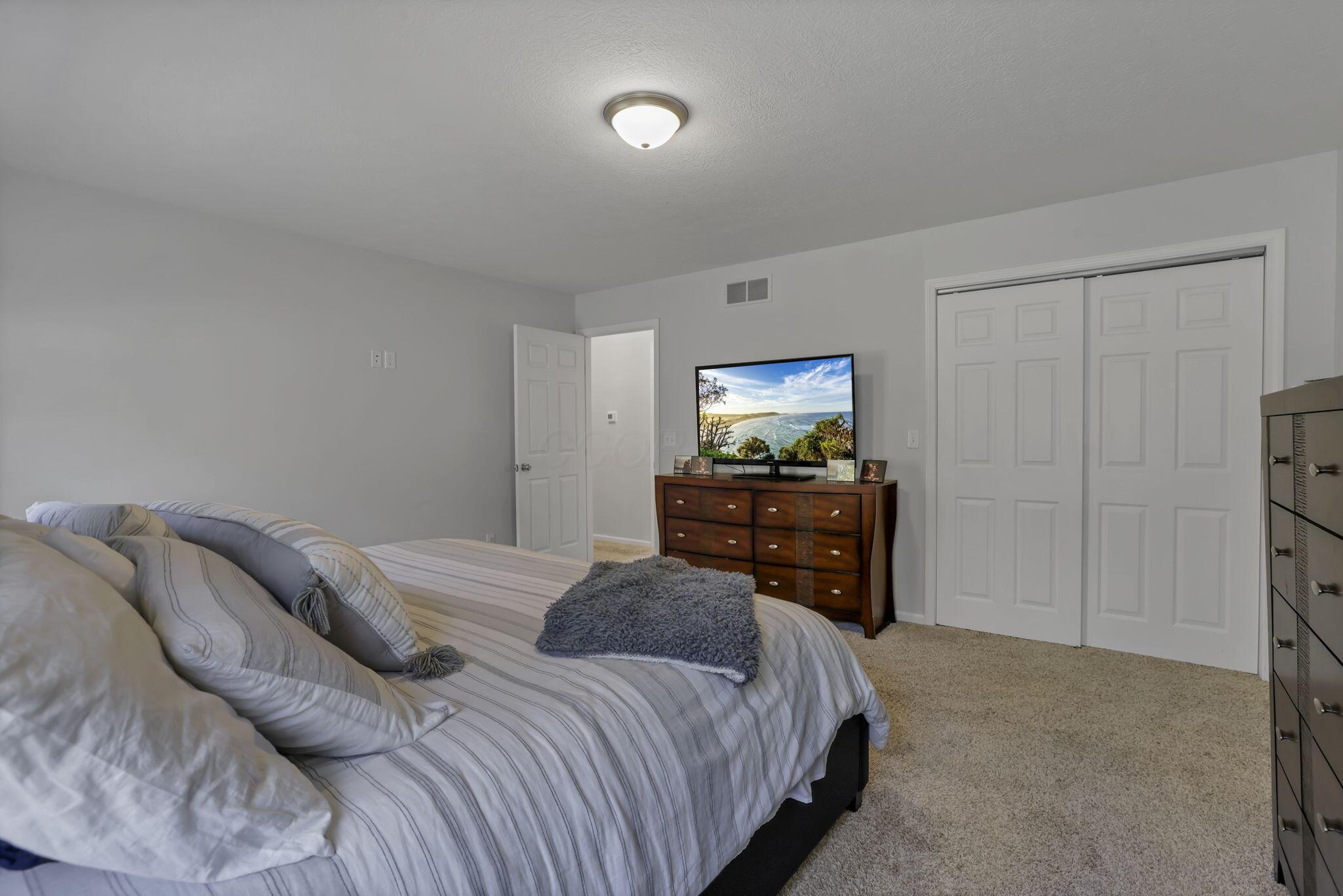 825 Edgehill Drive Property Photo 18