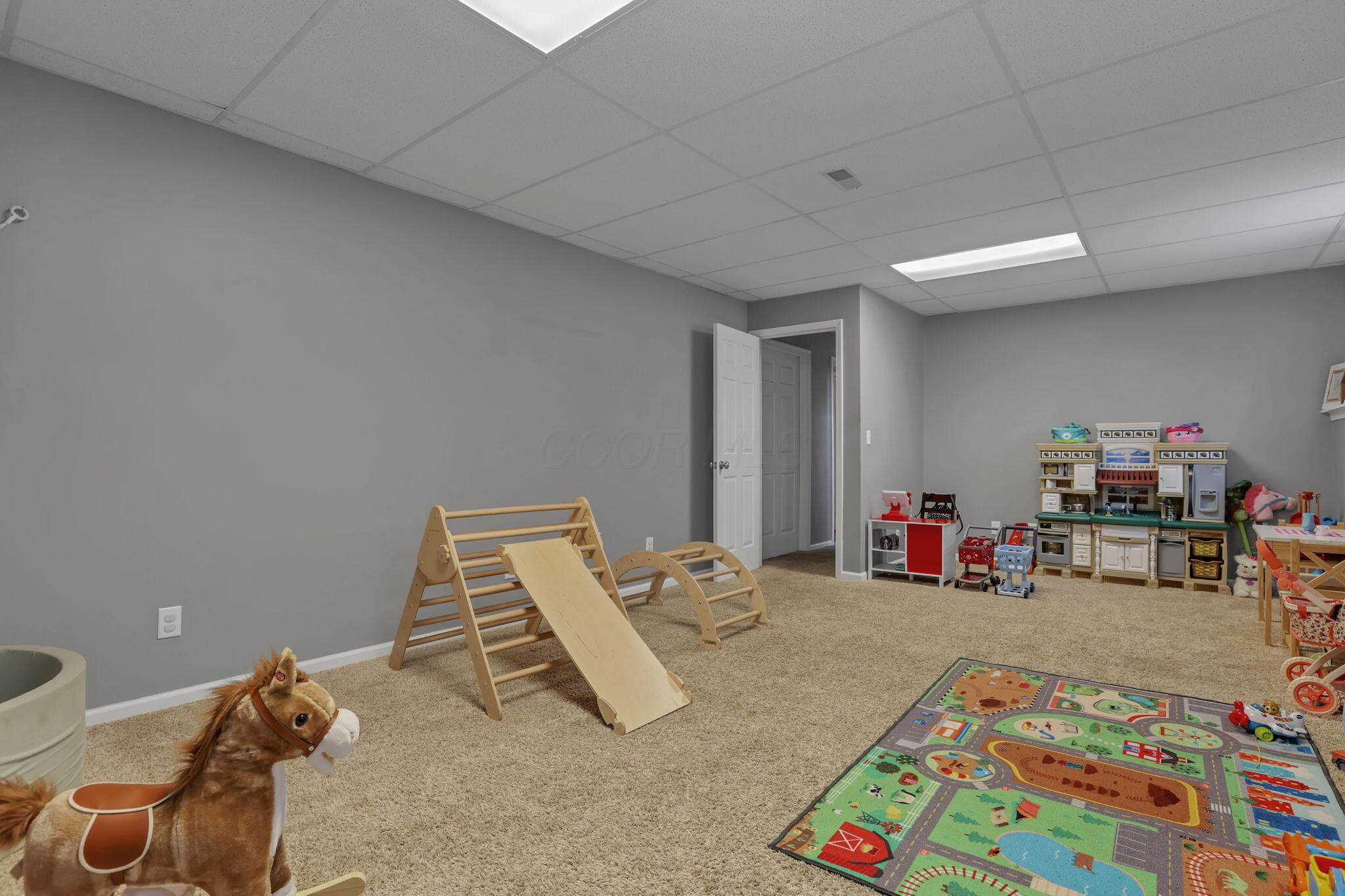 825 Edgehill Drive Property Photo 27