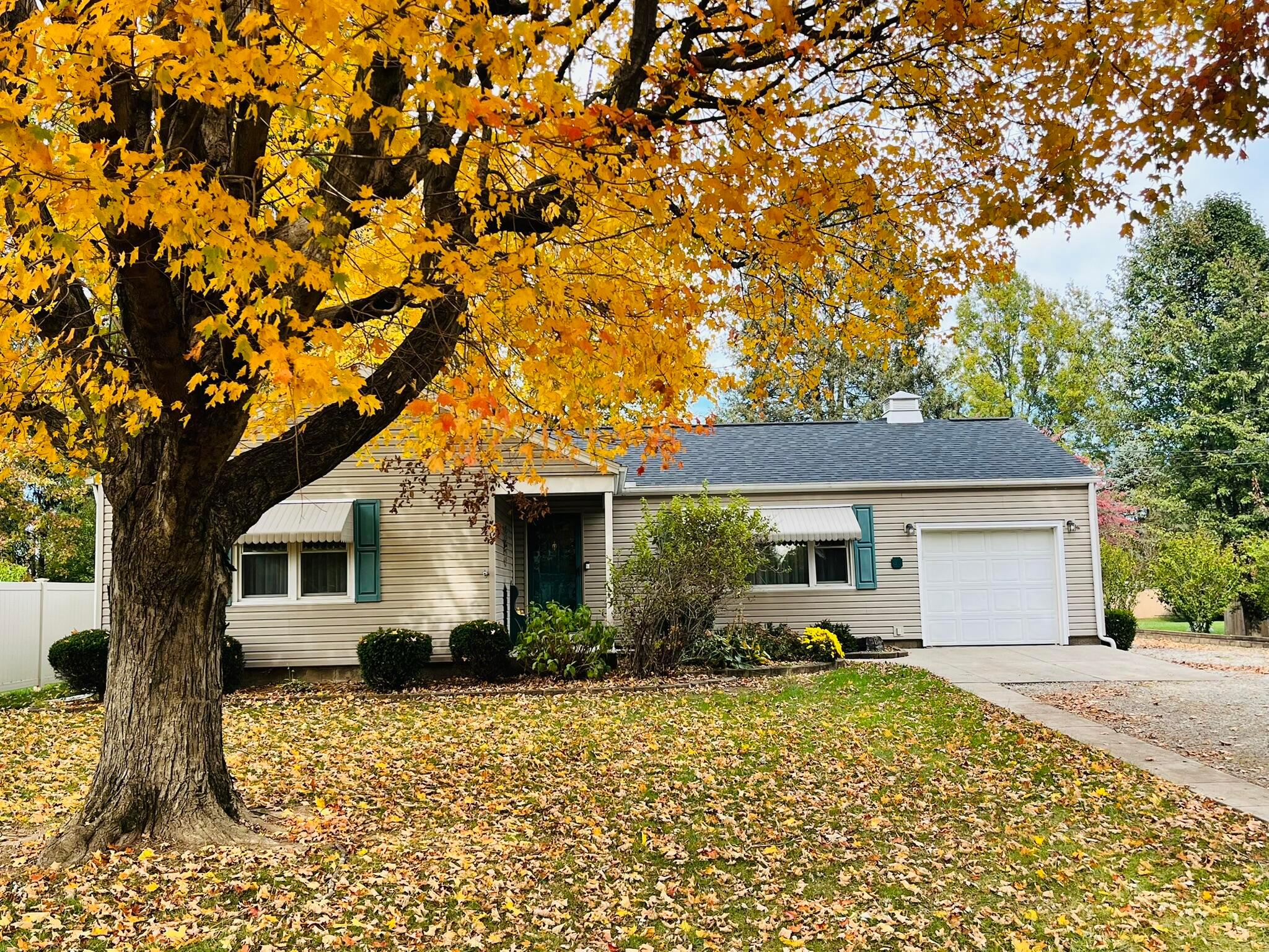 66 North Vernon Avenue Property Photo 1