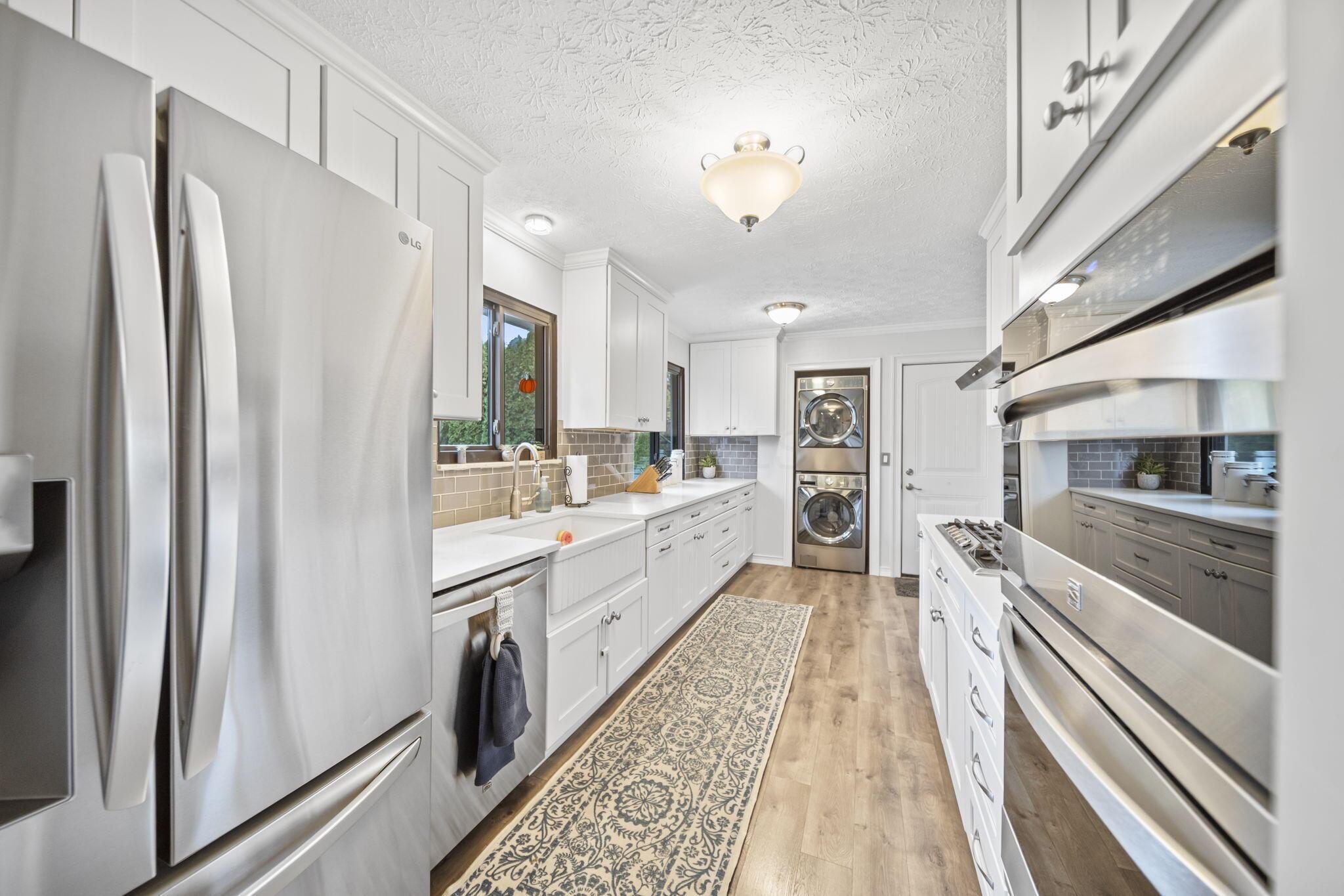 200 Greenbrier Road Property Photo 12