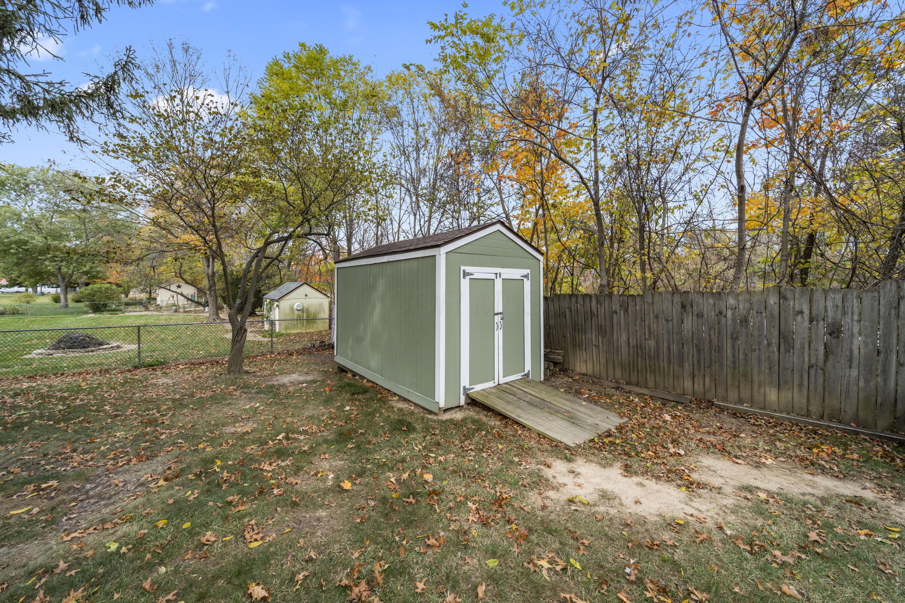 200 Greenbrier Road Property Photo 44