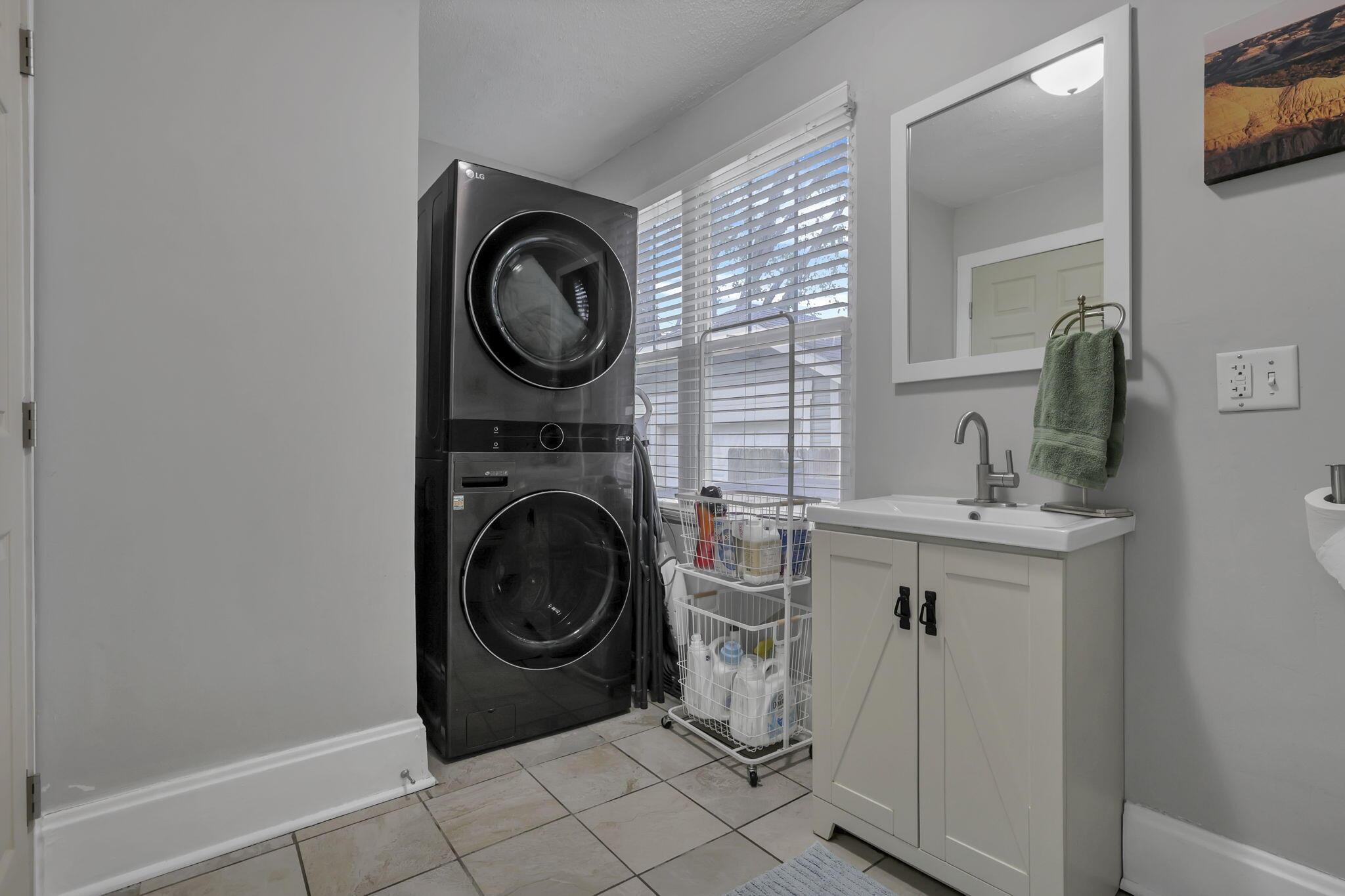 230 Lake Street Property Photo 27