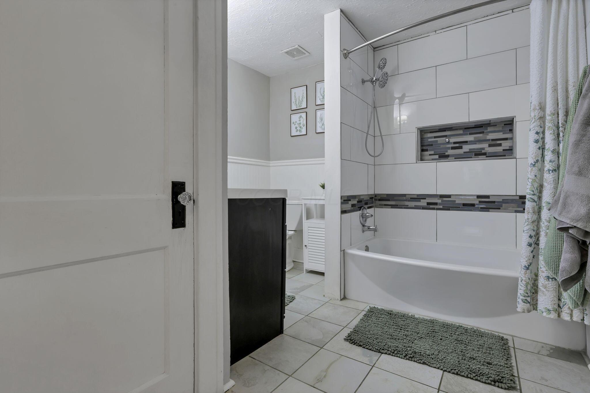 230 Lake Street Property Photo 28