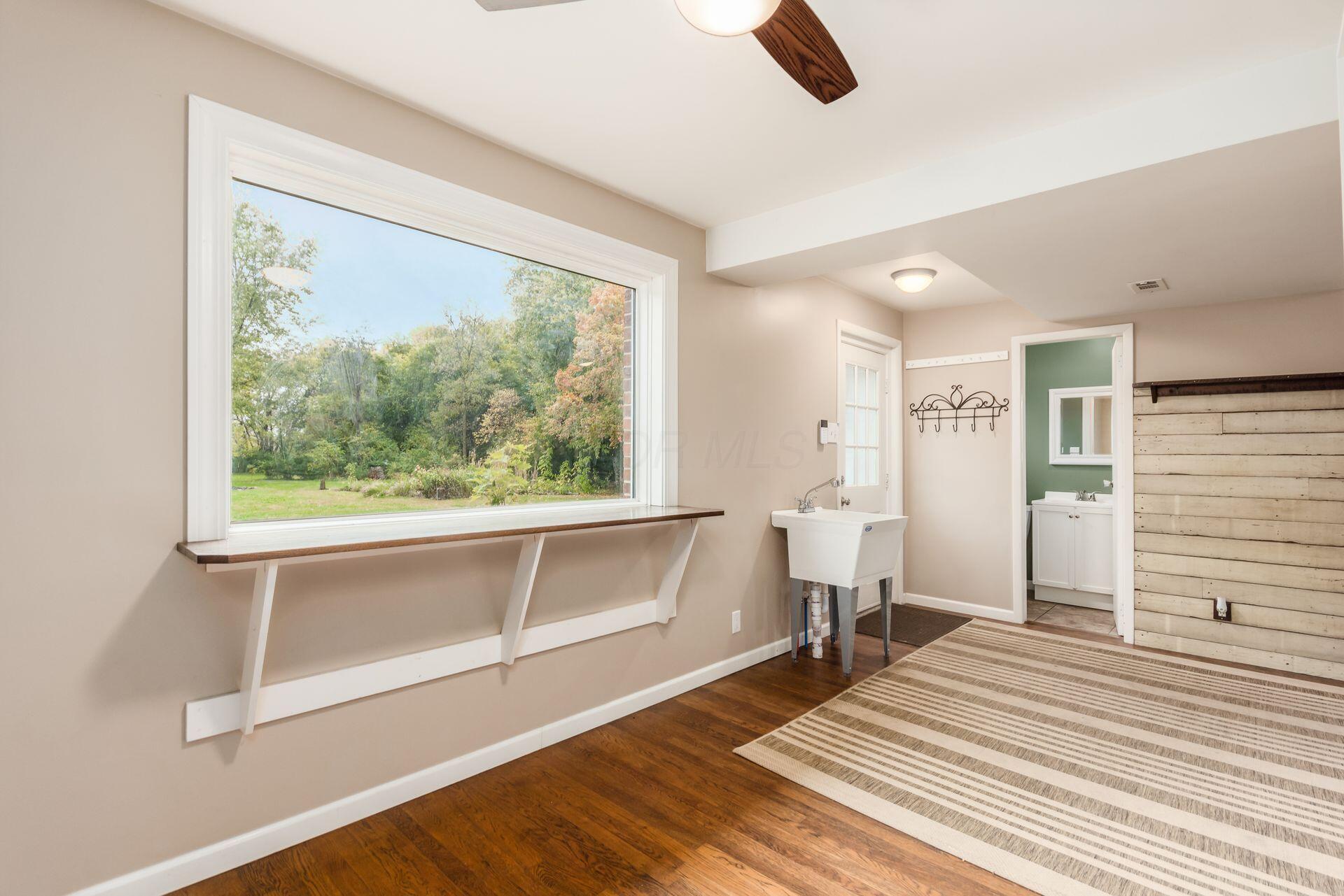 9221 London Road Property Photo 9