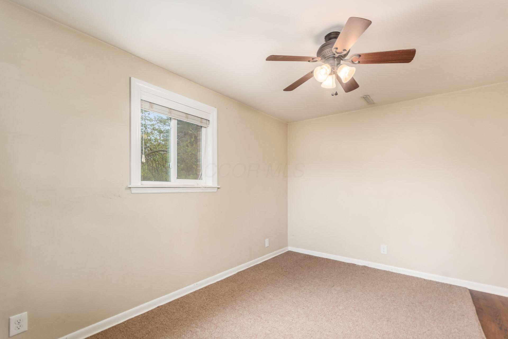 9221 London Road Property Photo 11