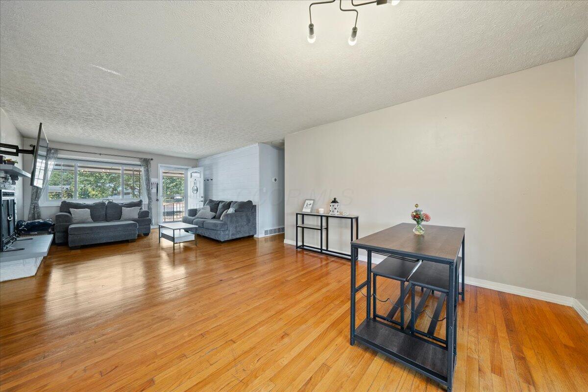 4533 Drayton Court Property Photo 5