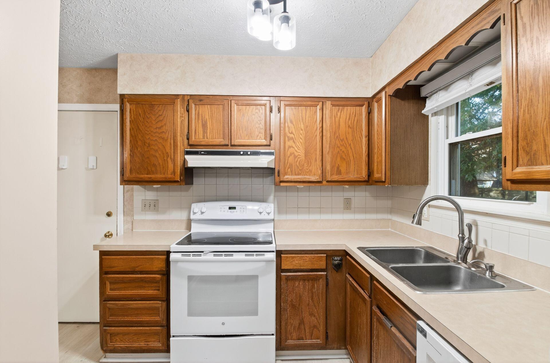 1501 Rolling Meadows Drive Property Photo 23